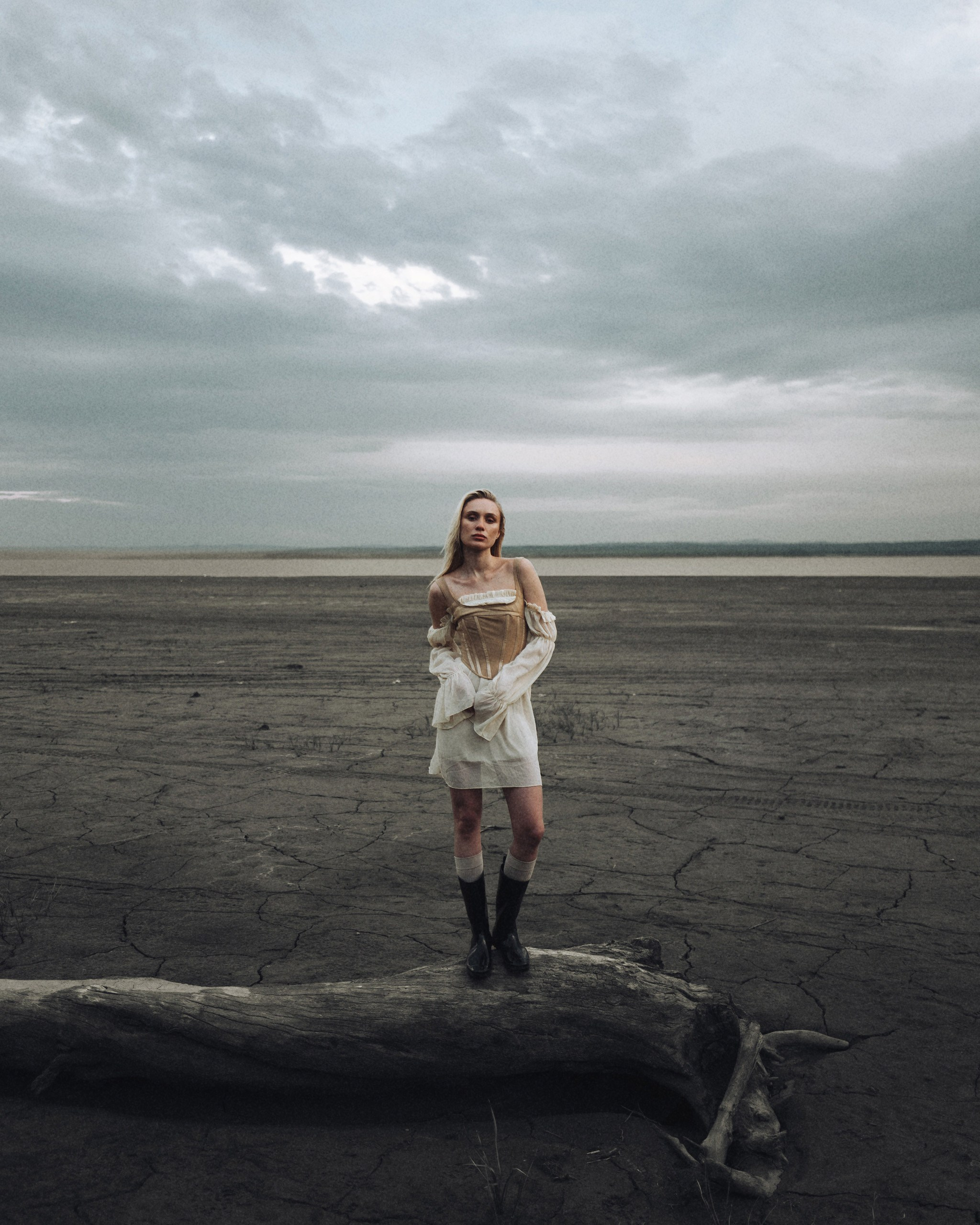 Даша «Сухой берег». Никита Линейцев — индивидуальный портретный фотограф в Москве и Иркутске