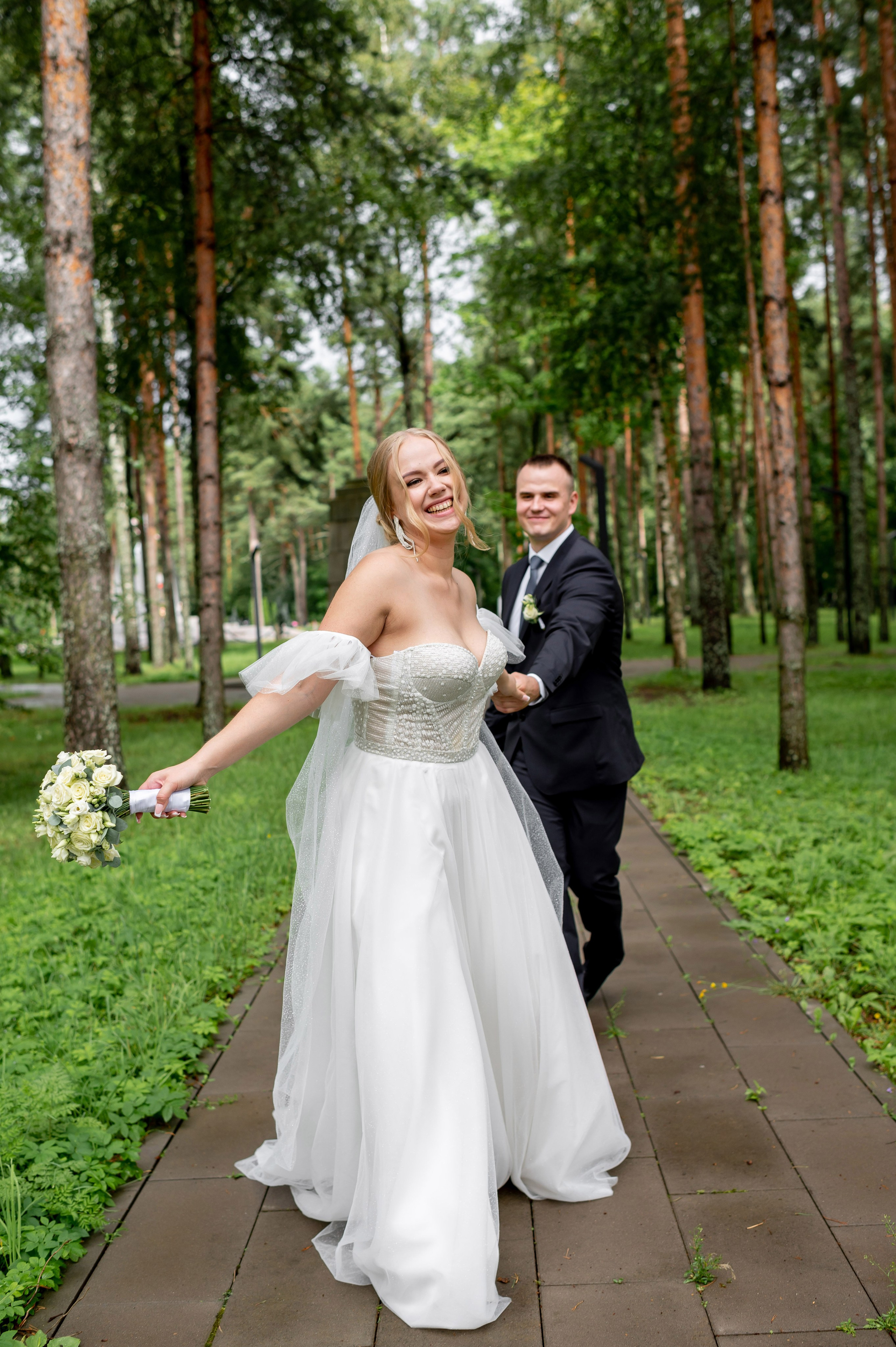 Ксения и Владислав (фотосессия в ЗАГСе и парке города Кингисеппа). Портретный, семейный и свадебный фотограф в Санкт-Петербурге и в Пушкине Ширяев Денис
