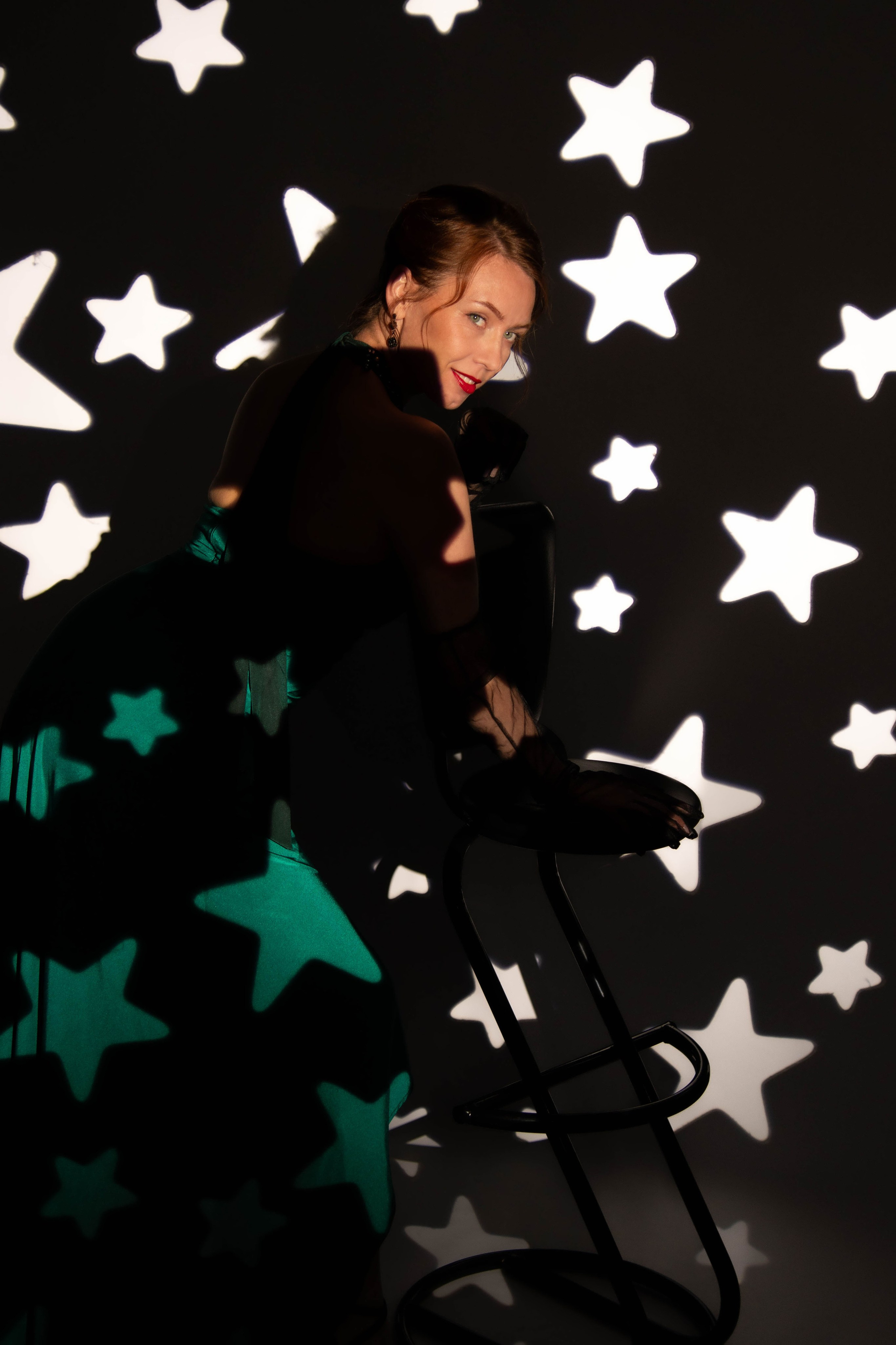 Стиль Нуар. Маски Гобо. Фотосессия в&nbsp;Кемерово. Фотограф Кемерово. Портретная фотосессия.