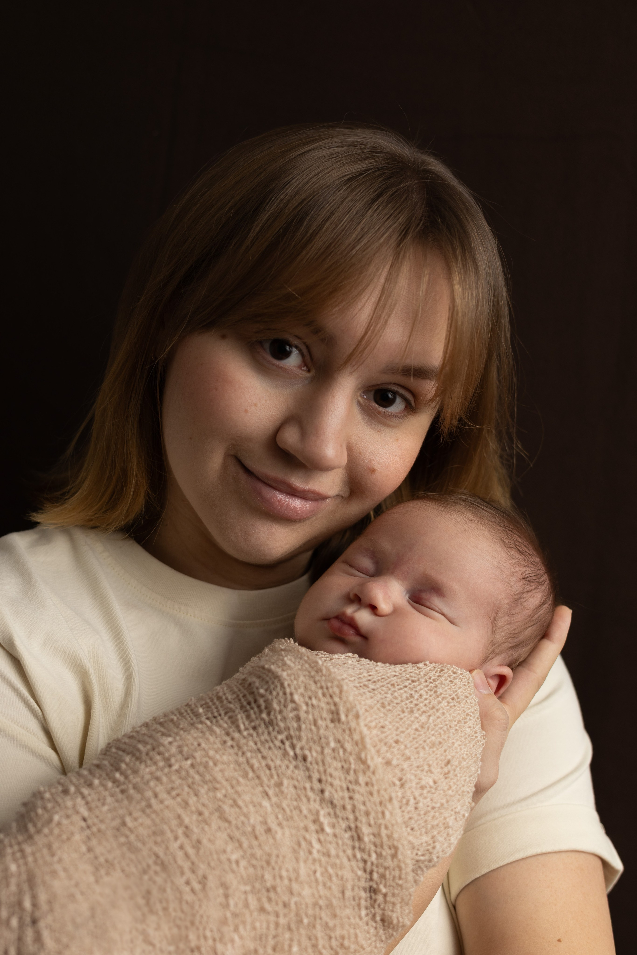 Семейные кадры темная тема. Главная