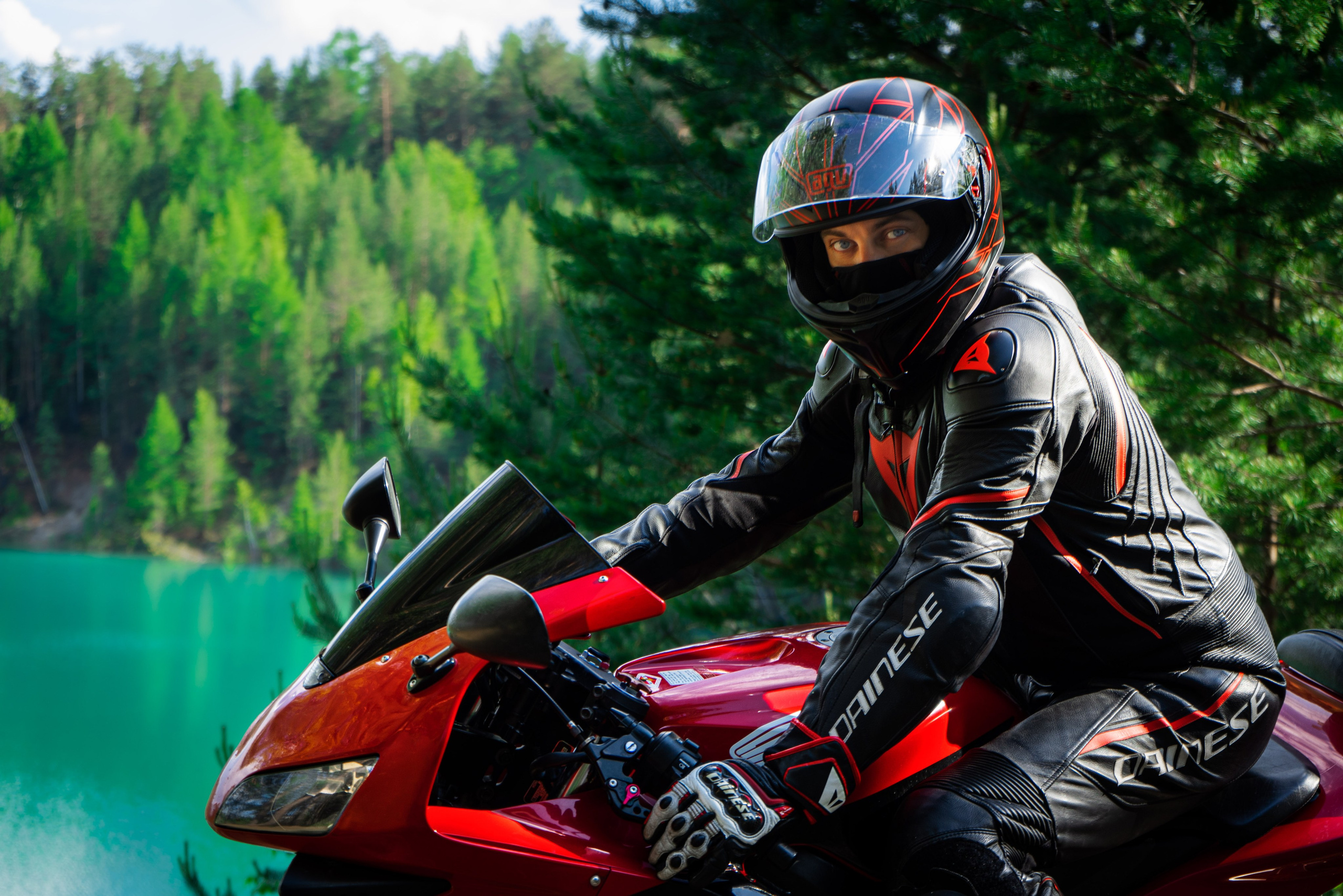 Мужская фотосессия с мотоциклом. Фотограф Екатеринбург Кокшарова Александра