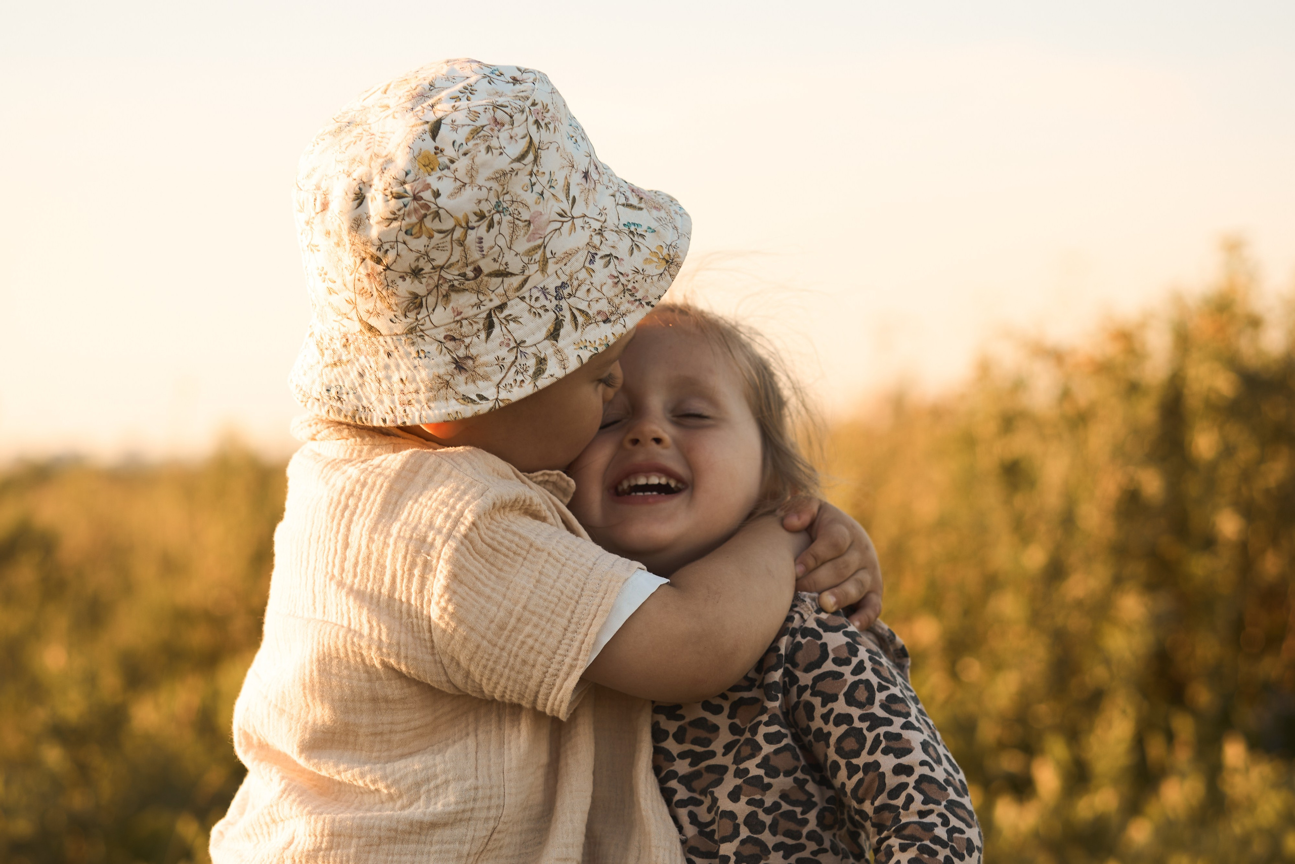Семейная фотосессия на закате в поле😍. Фотограф Екатеринбург Кокшарова Александра