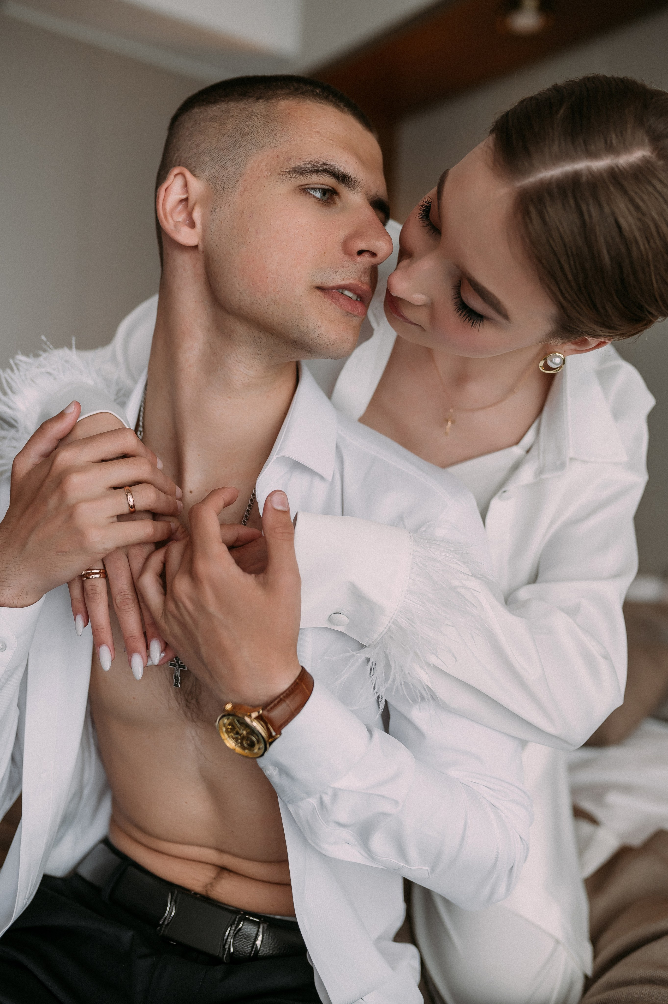 Свадебное утро и прогулка красивой яркой пары. Свадебный и семейный фотограф в Симферополе Дарья Маркова