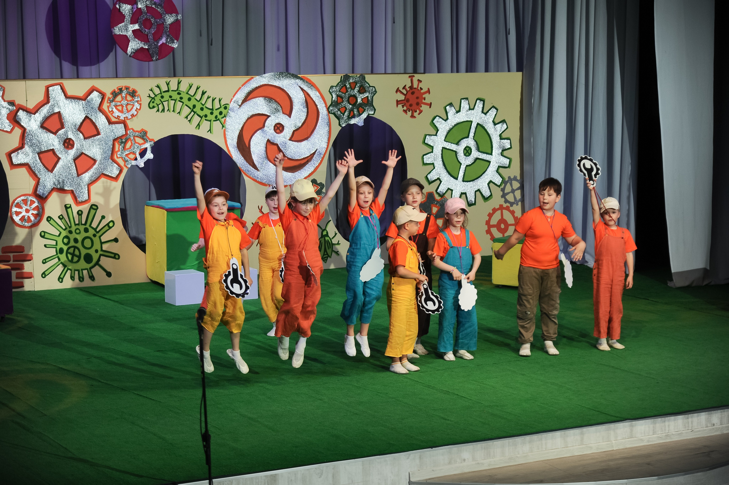 Выпускной 2025, детский центр «Самовар». Фотограф Олег Юршевич Солигорск Минск