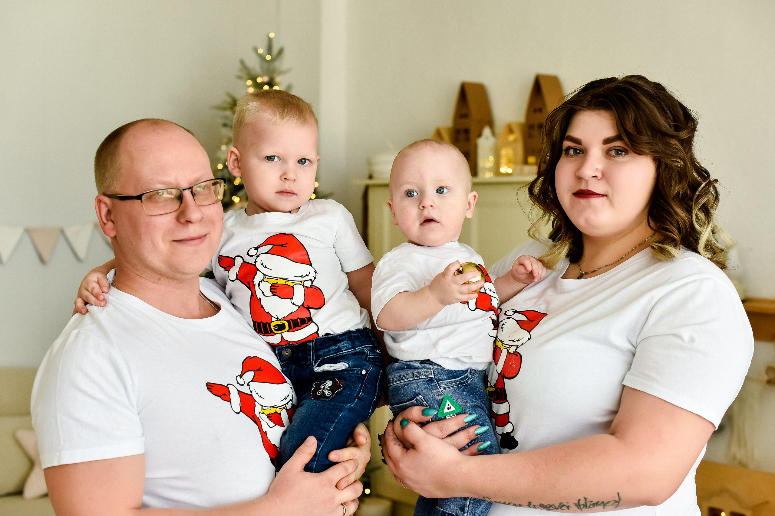 Новогодняя фотосессия для семьи Натальи И Дениса с сыновьями