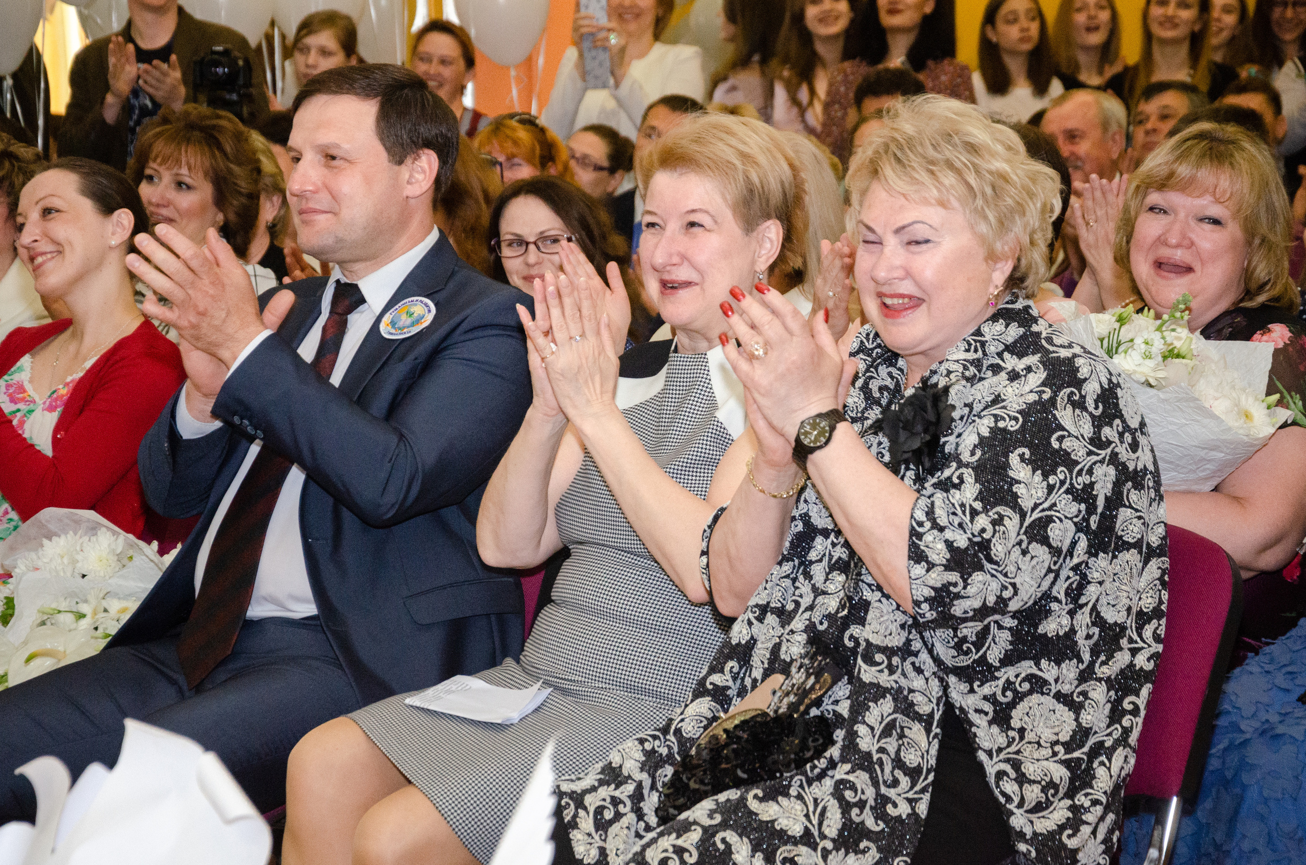 Услуги и цены. Выпускные альбомы в Москве и области от Анны Гайдаш