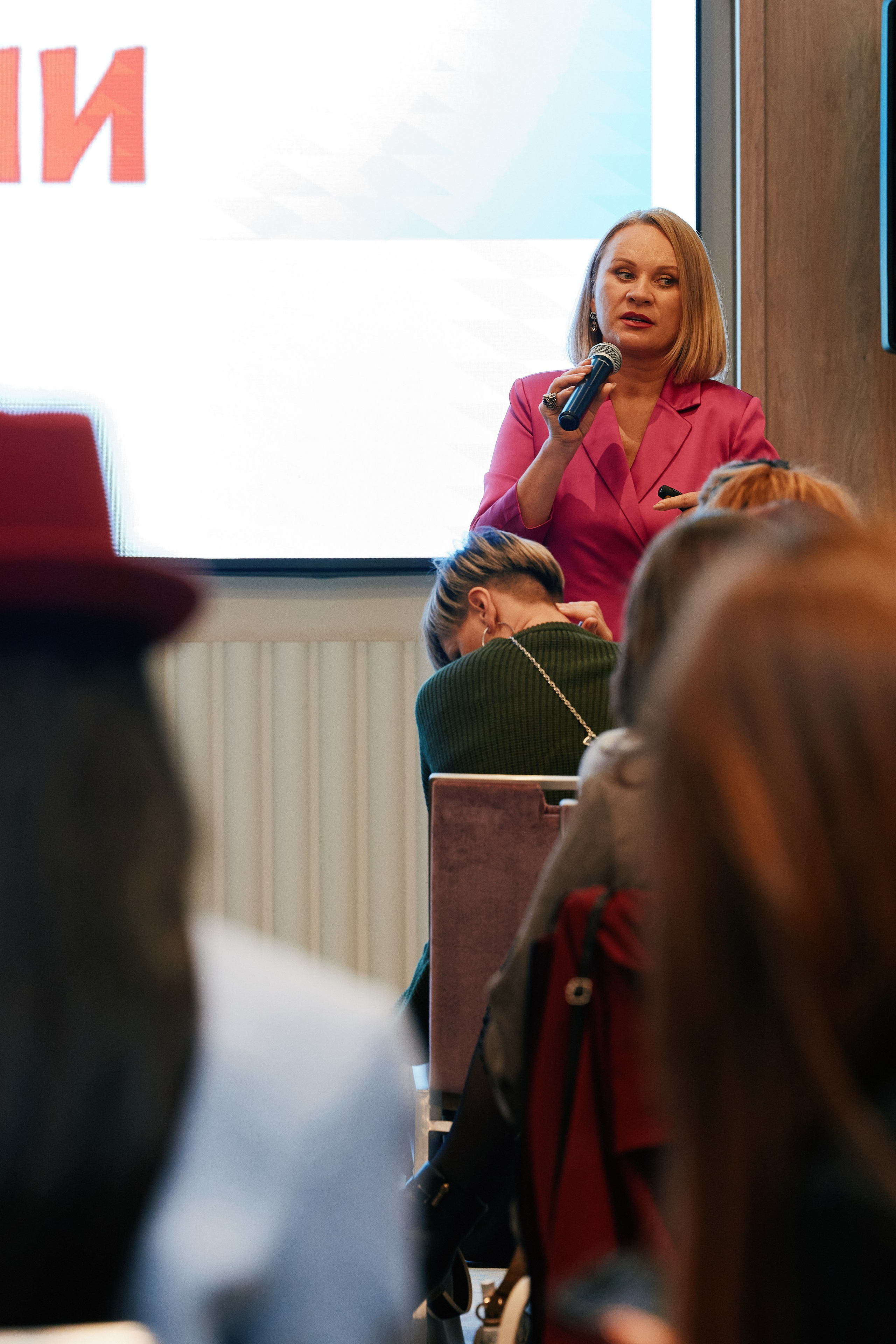 Современная женщина в Hilton 26.10. Свадебный репортажный фотограф краснодар максим дремов дрёмов фотосессия студия цена