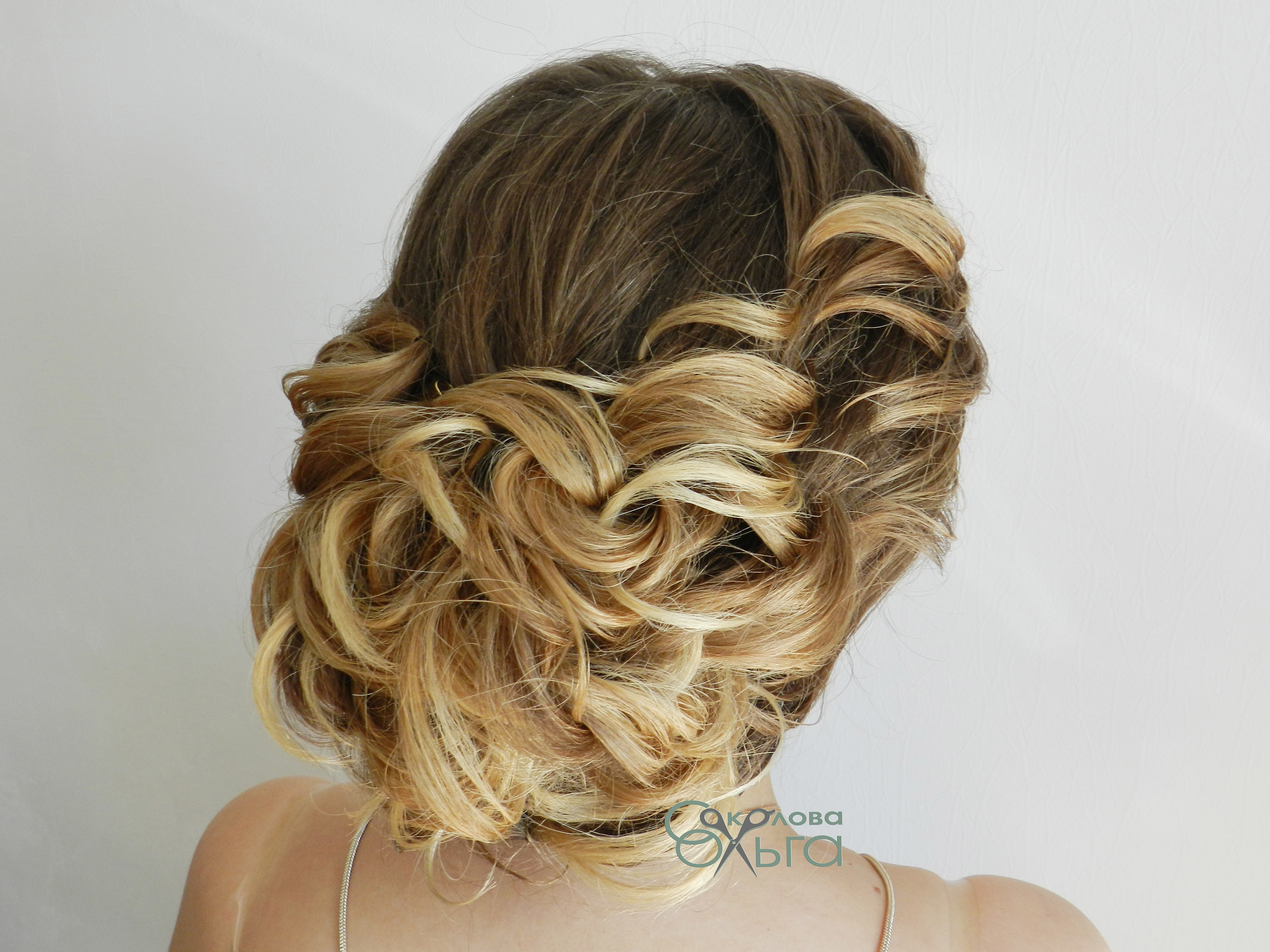 Стилист-визажист Дзержинск. Свадебная прическа на длинные волосы с фатой http://olgadz.ru/