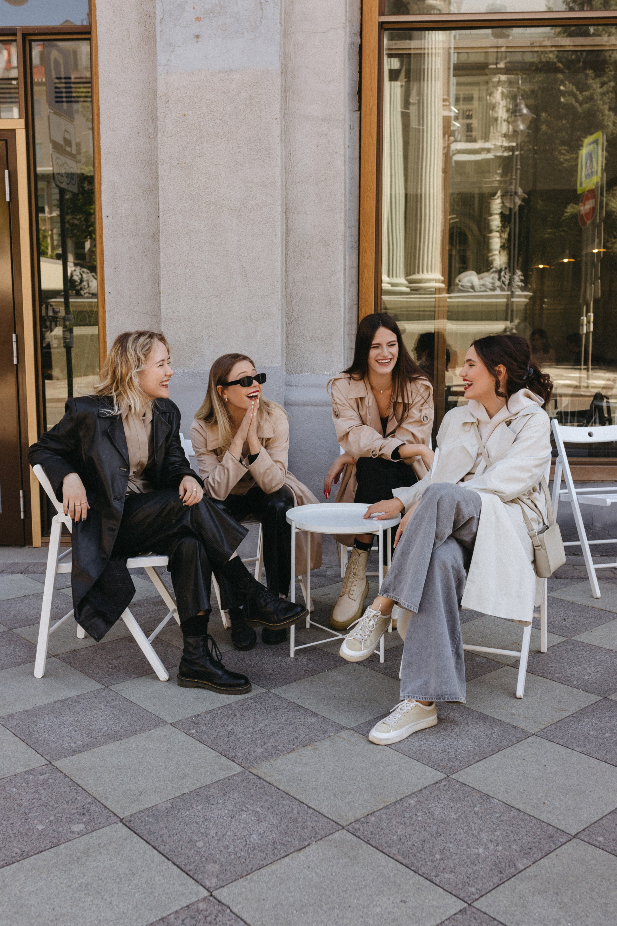 Фотосессия с подругами. Сестры Карабаза. Фотографы и ретушеры в Москве и Санкт-Петербурге