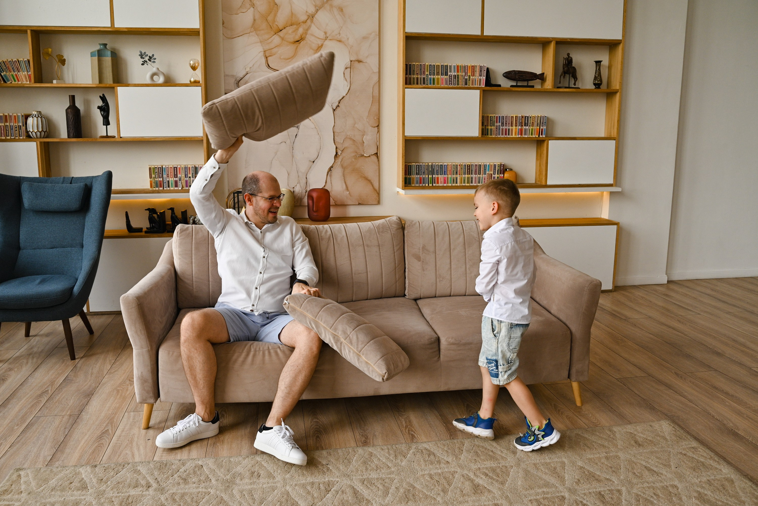 Счастливая большая семья. Компания и фотошкола по созданию контента в Москве