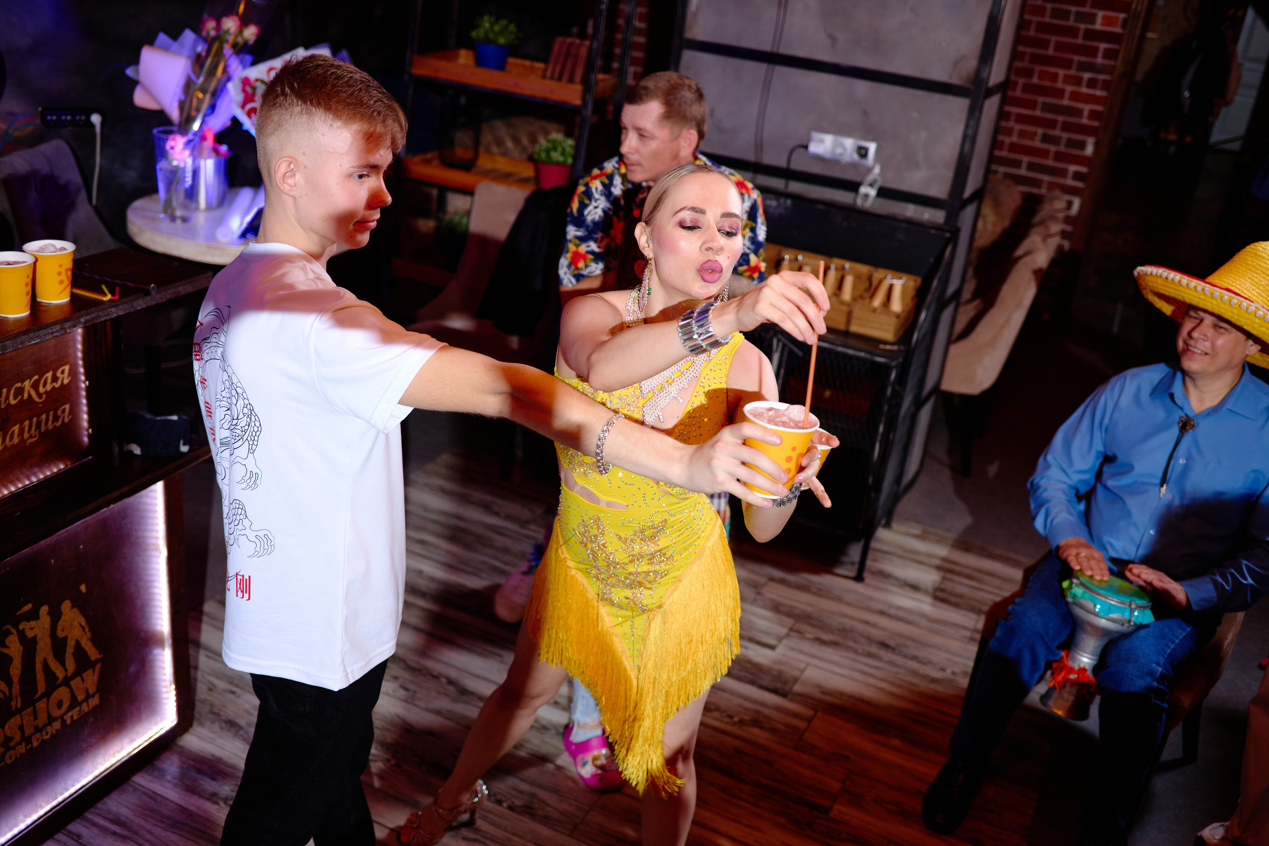 Point 188. Фотограф Выпускные альбомы Таганрог Сергей Коробченко