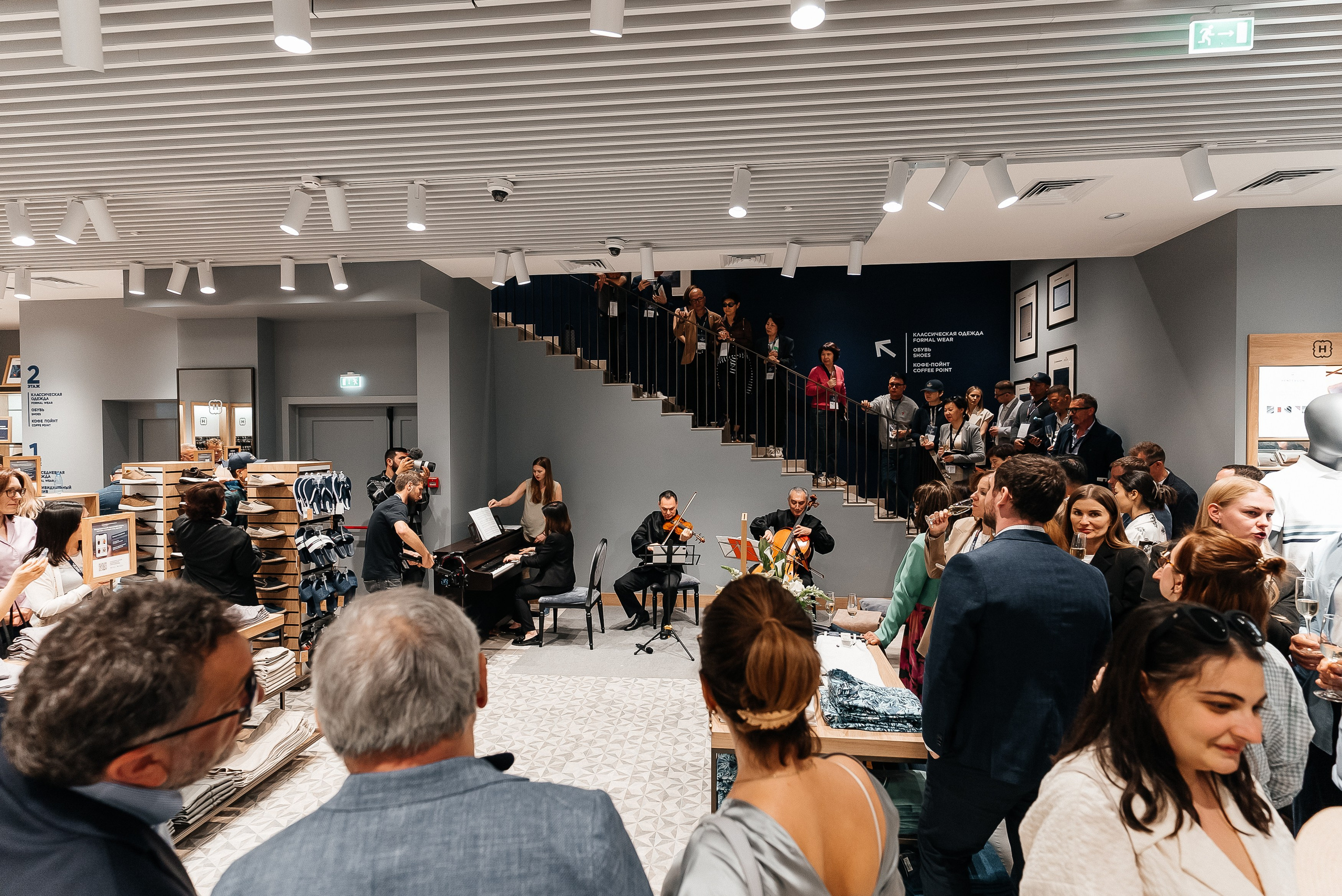 Henderson. Павел Краснов — Свадебный и репортажный фотограф в Москве