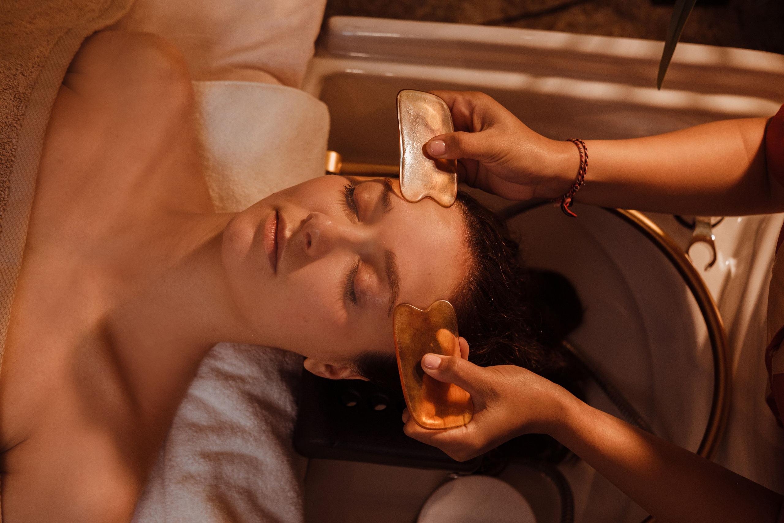 Фото массажа лица для спа салона