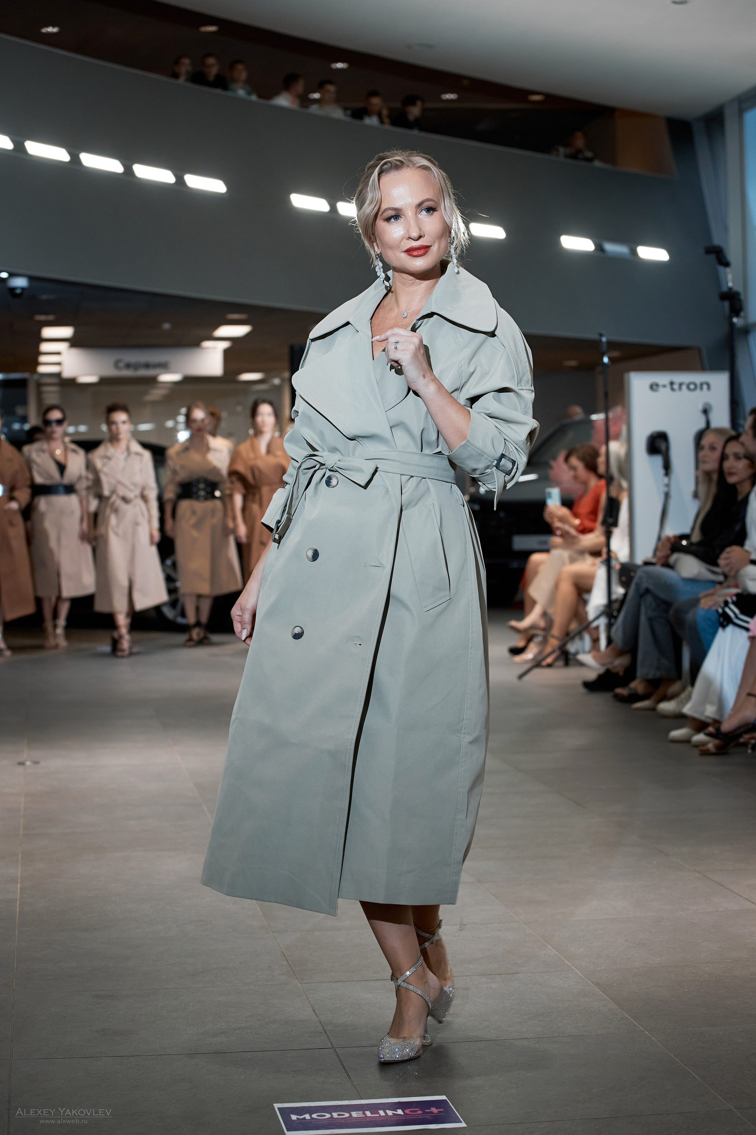 Модный показ PRE-FALL модельной школы Modeling+. Фотограф Алексей Яковлев