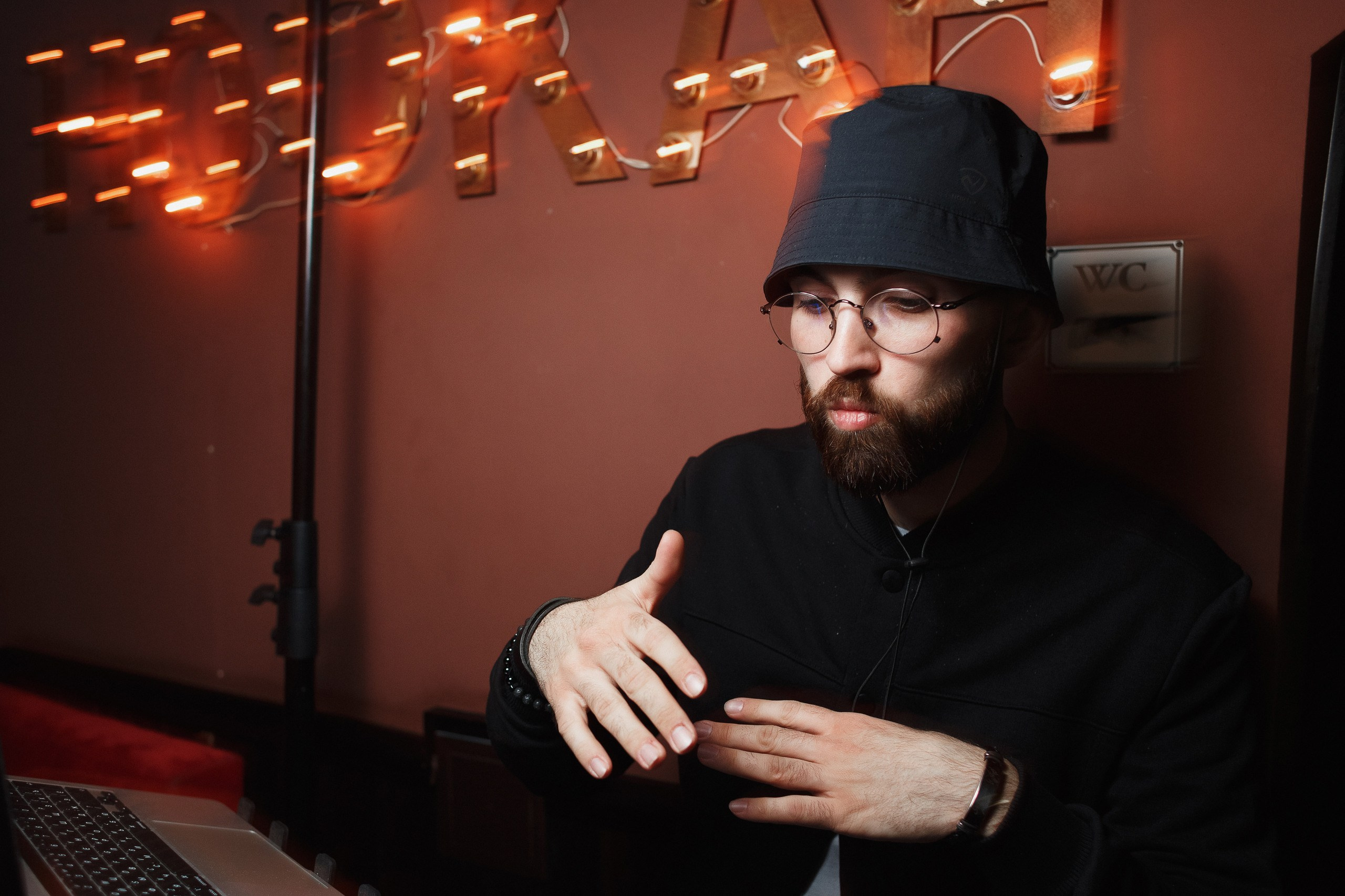 Захватывающий вкус и атмосфера: кальянная в Таганроге Бейкер Стрит. Свадебный и семейный фотограф в Таганроге Бакарюк Антон