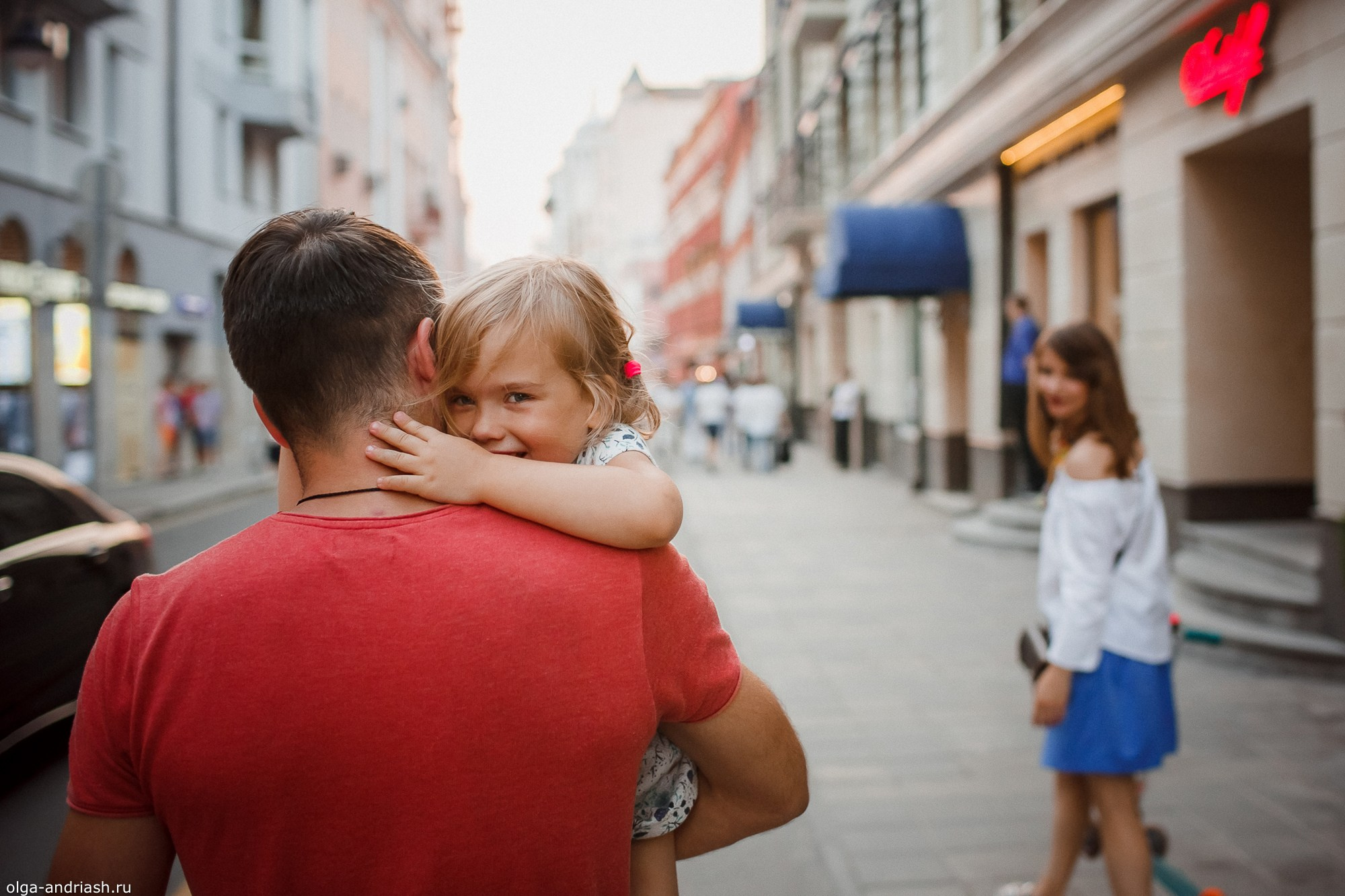 Прогулки на Патриарших прудах. Семейный, портретный и свадебный фотограф в Санкт-Петербурге и Москве