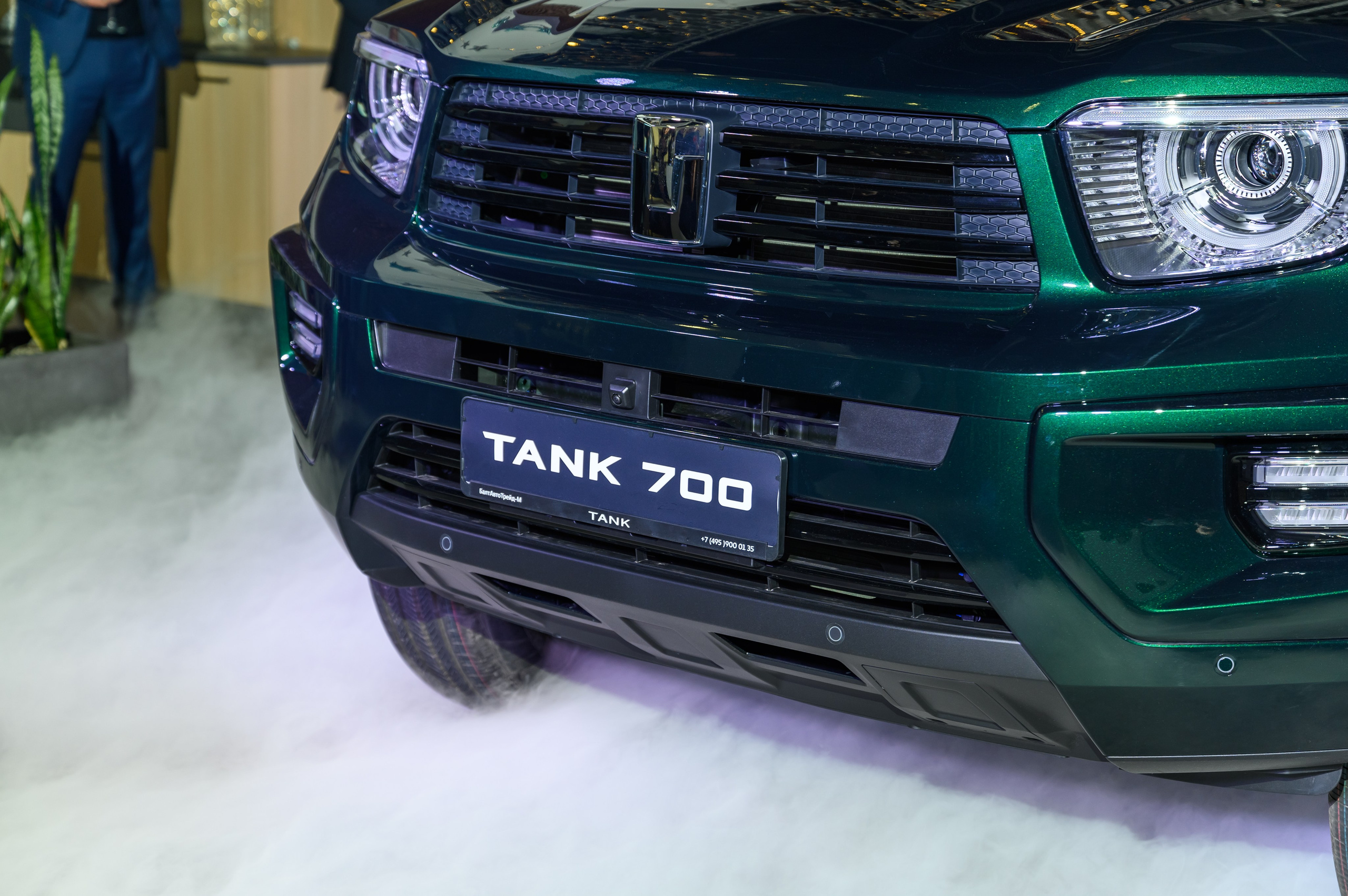 Автосалон Танк. Свадебный фотограф Москва Юрий Кульман