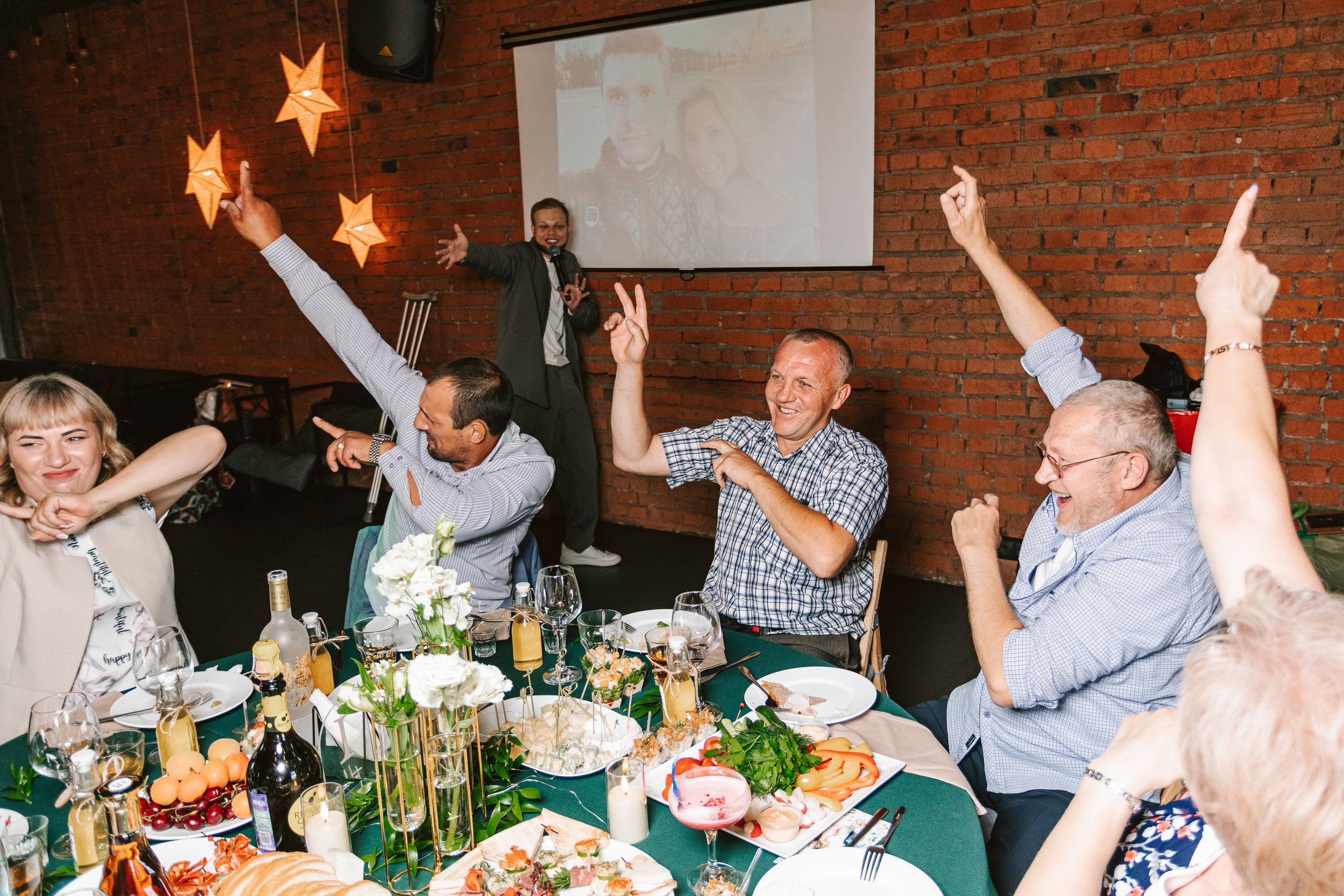 С ЛЮБОВЬЮ, ТИНДЕР