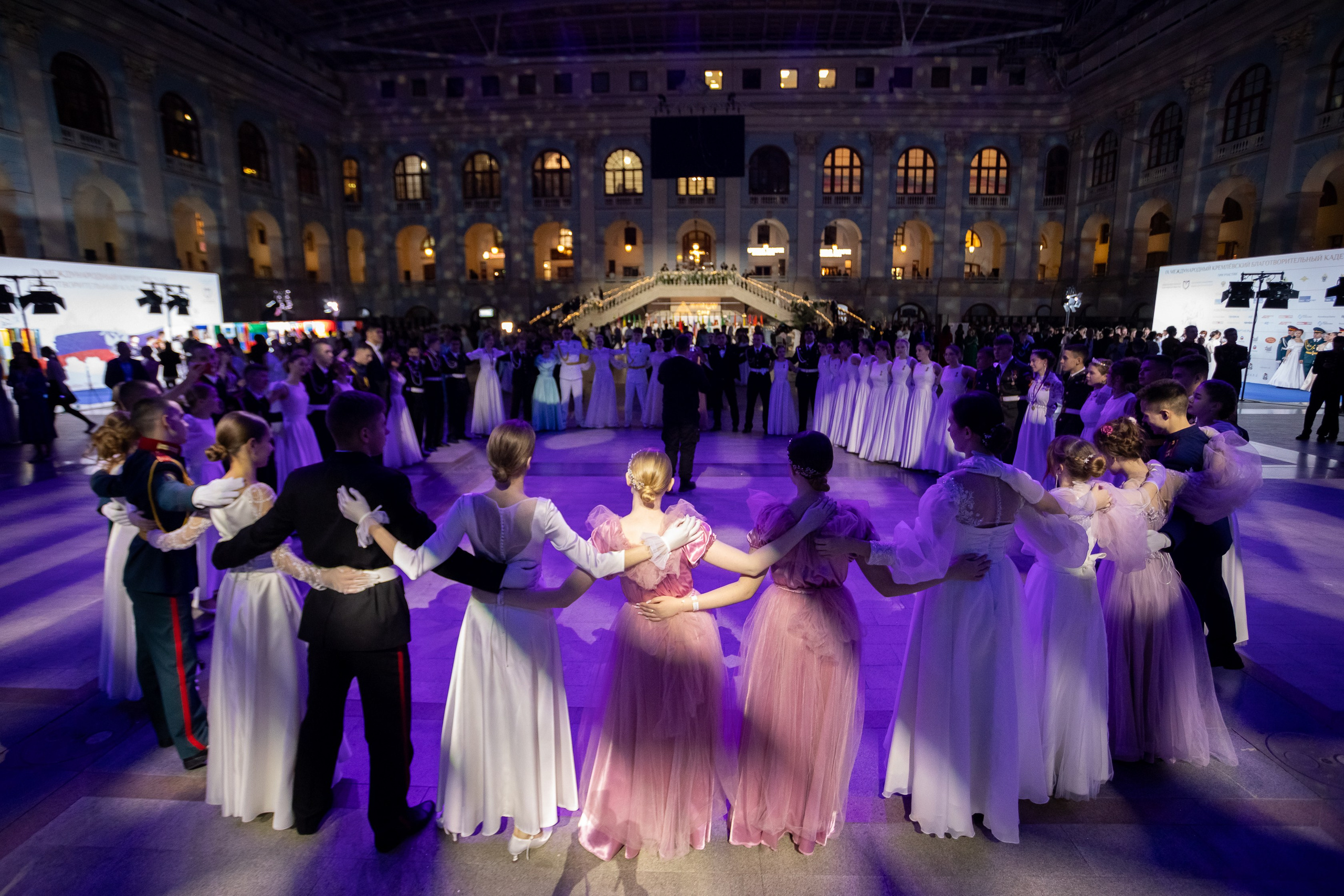 Кадетский бал. VICTOR SAPOZHNIKOV