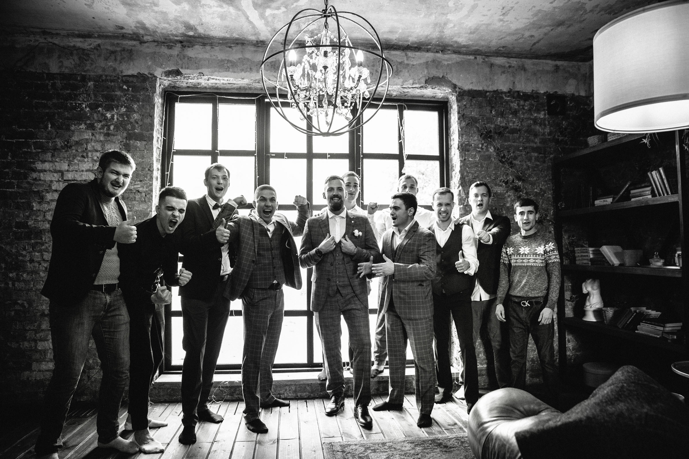 Выпить сразу: против безумия толп // Максим&Лиза. Фотограф Алутера Ирина