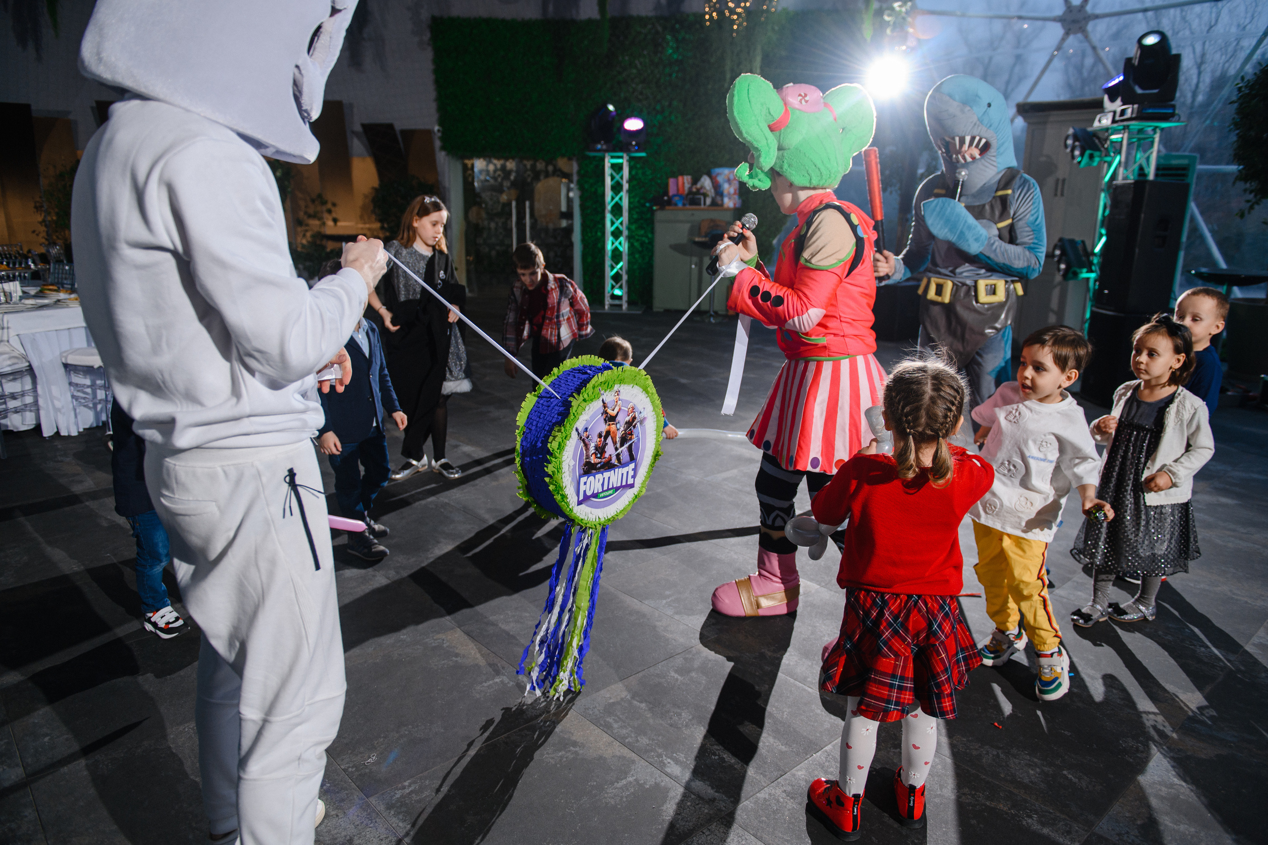 Фотограф на детское день рождения в Ростове. Свадебный фотограф в Ростове Максимов Максим
