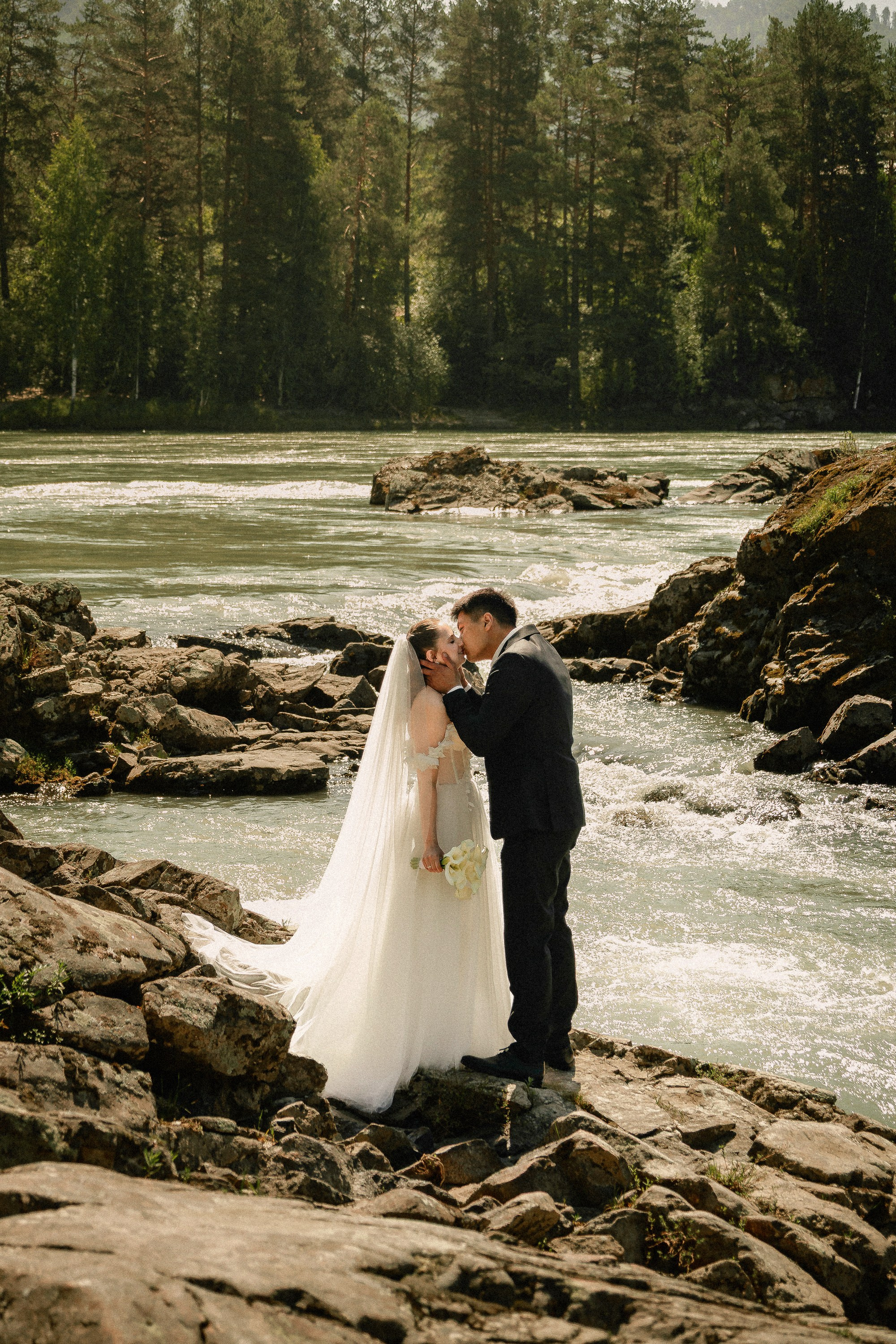 Айан и Вероника. Фотосъемка свадеб и семейных фотосессий в Республике Алтай