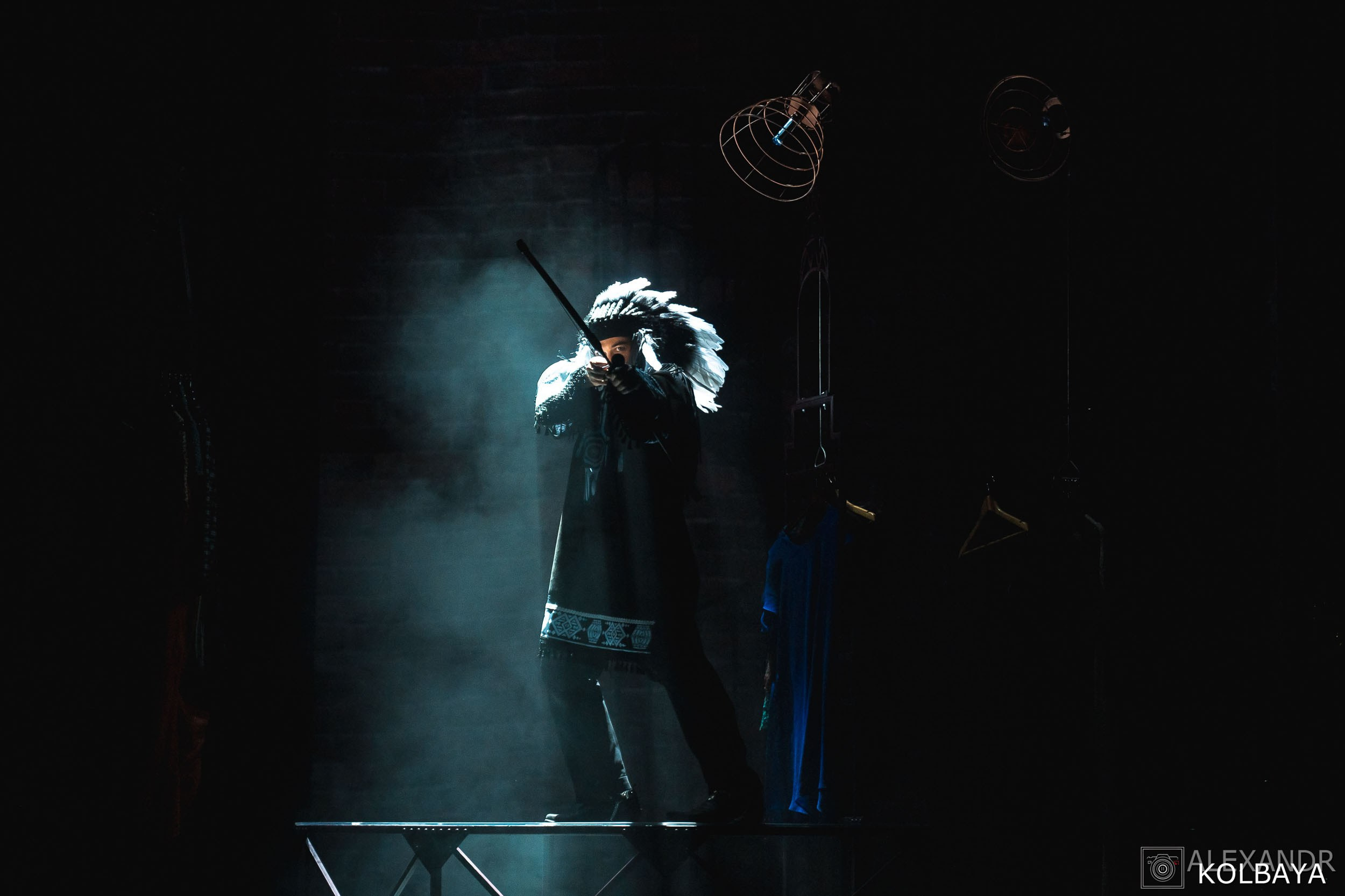 Фотографии со спектакля «Привет, я тетя Чарли». Концертный и театральный репортажный фотограф в Москве Александр Колбая