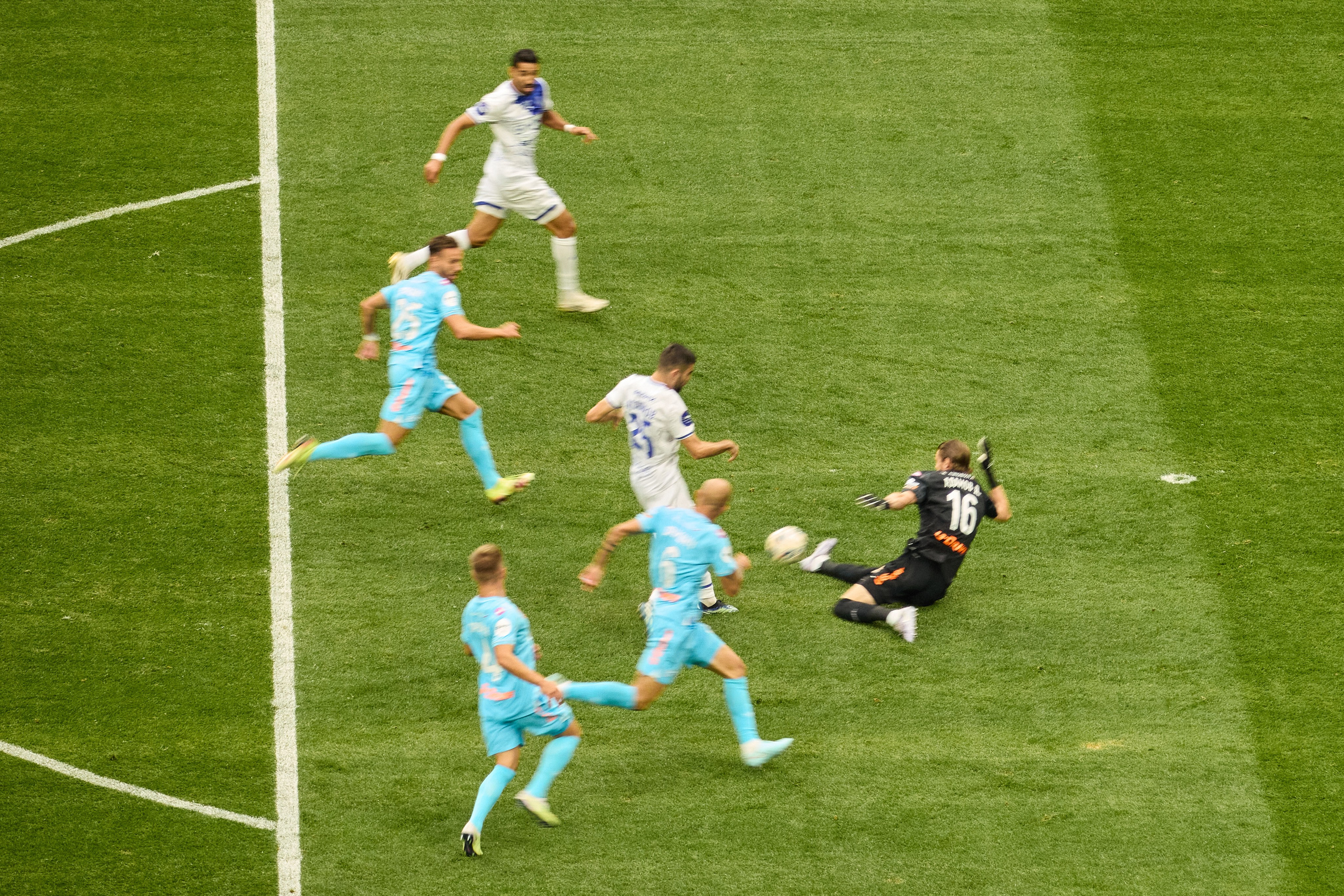 FC Zenit x Dinamo Mahachkala. Святослав Лебедев | Рекламный фотограф — Коммерческая съемка, Арт-дирекшн, AI-интеграция