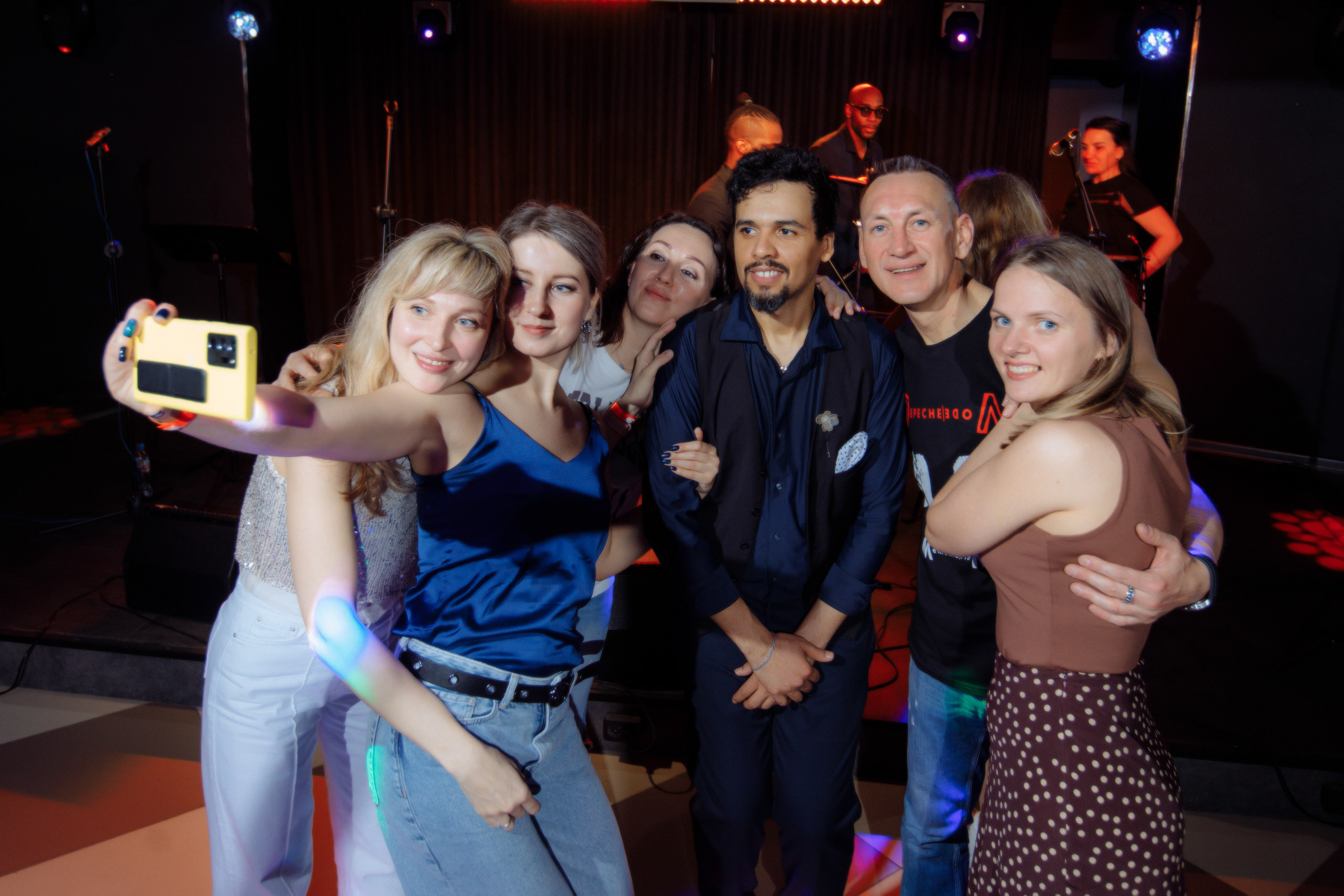 ISALSА. Вечеринка в школе танцев. Свадебный фотограф в Ярославле Анастасия Архипова