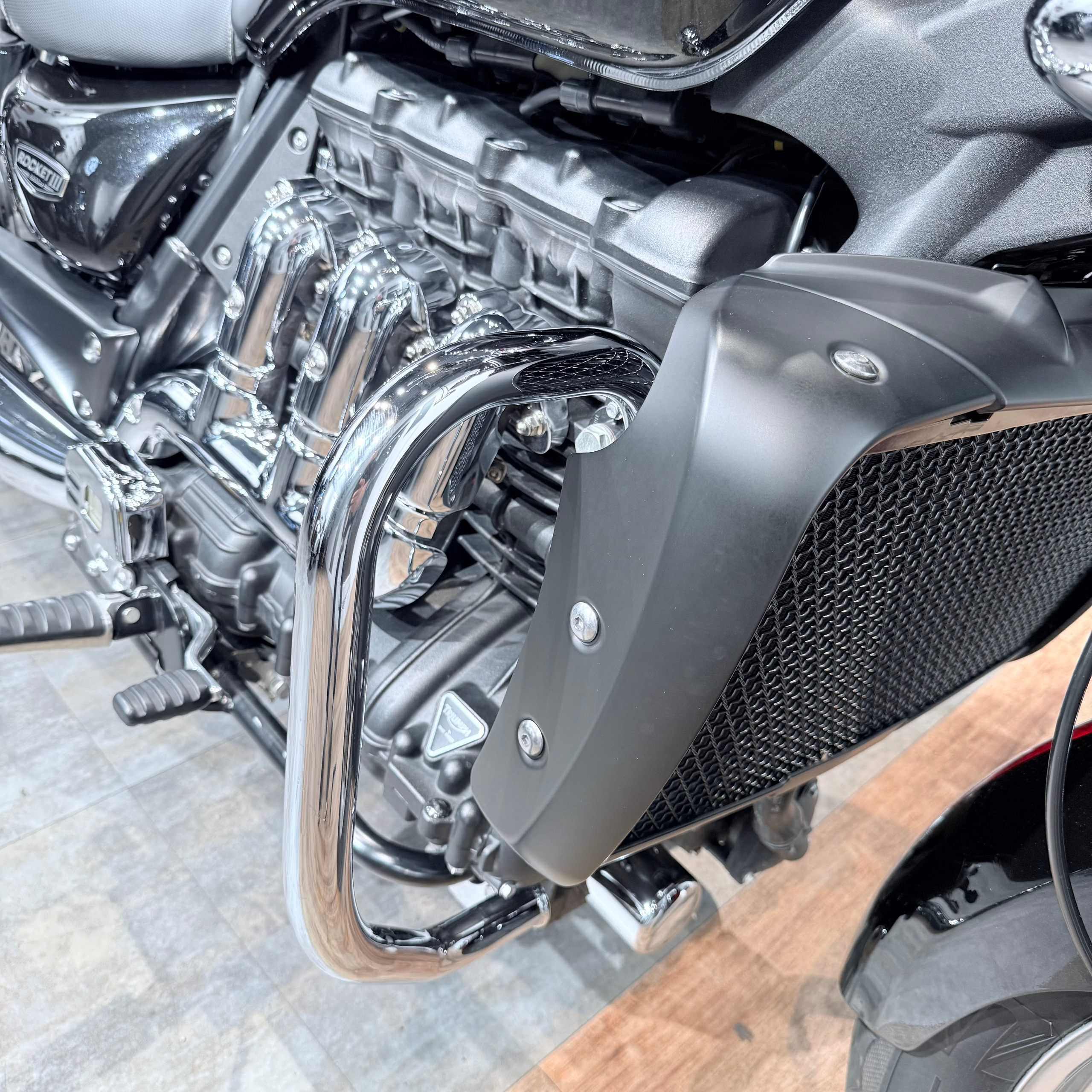 Купить Triumph 2017 Rocket III Roadster — подробнее на сайте. Hello Davidson, Москва. Только хорошие мотоциклы…