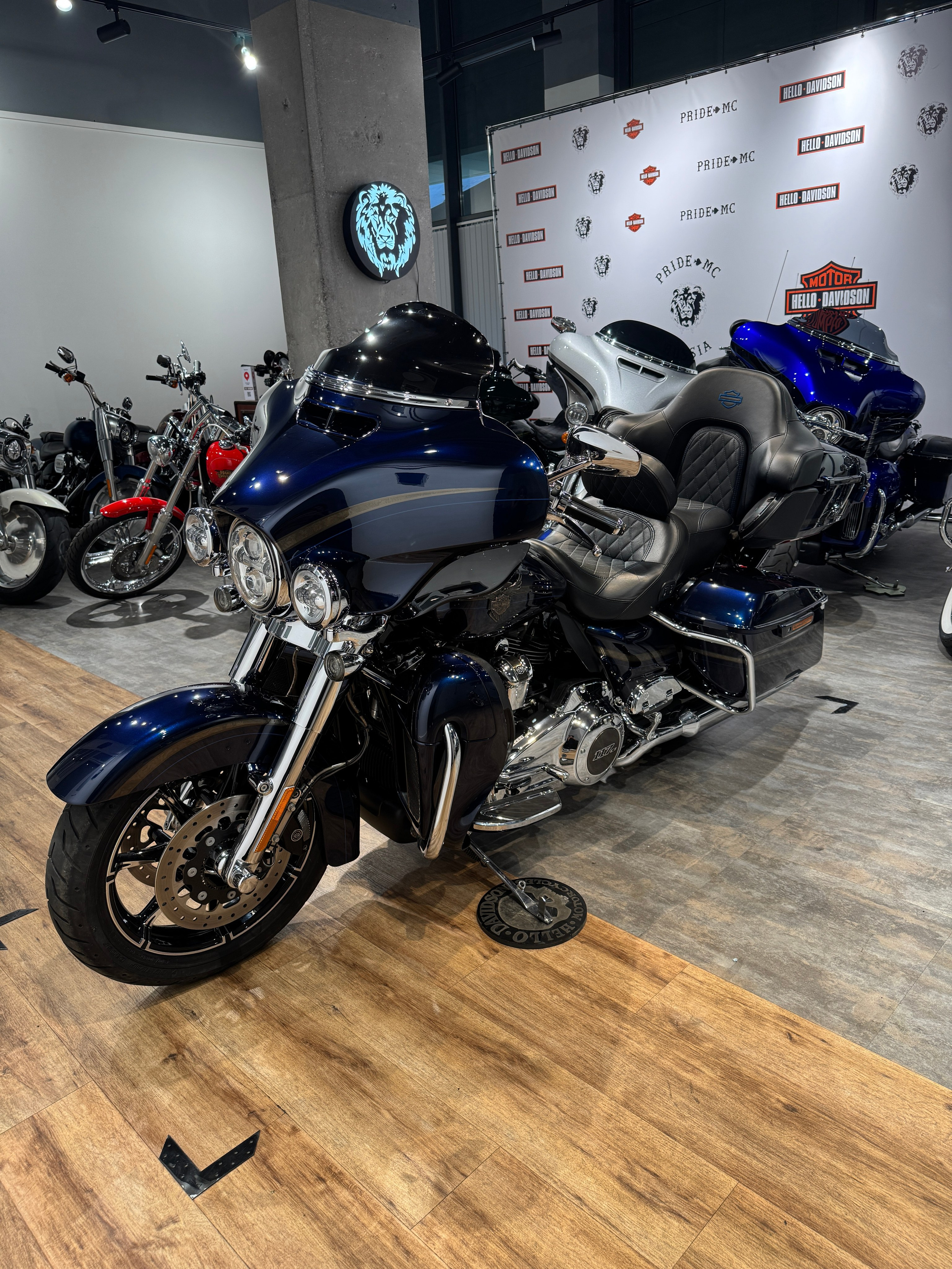 Мотоциклы Harley-Davidson 2018 HD CVO Ultra Limited 115 (Touring)  — купить мотоцикл. Hello Davidson, Москва. Только хорошие мотоциклы…