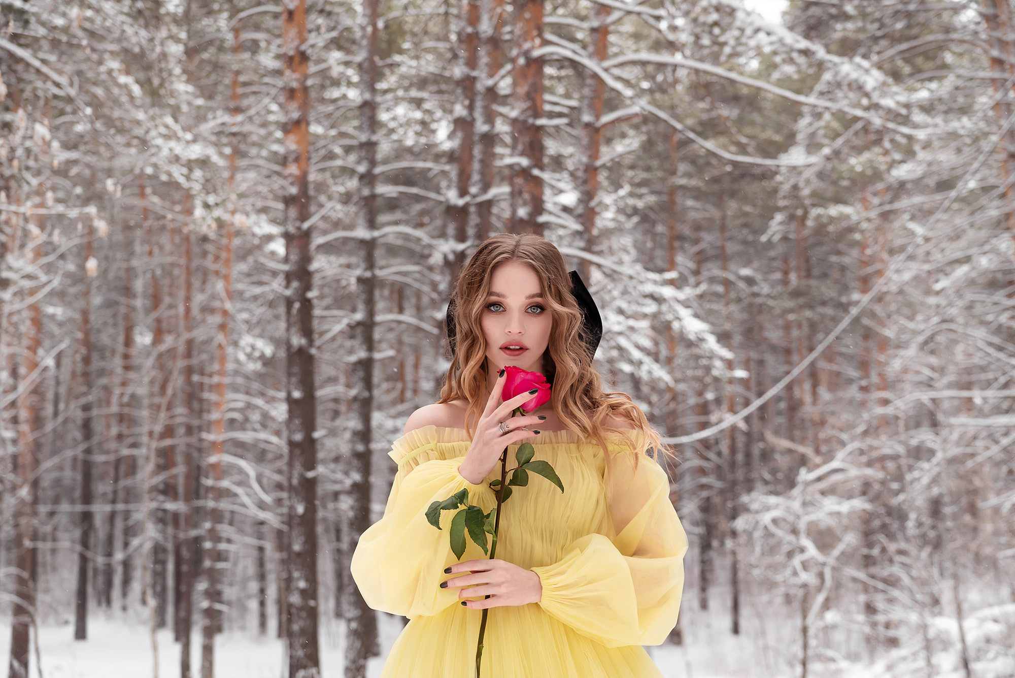 фотосессия зимой в лесу в платье томск