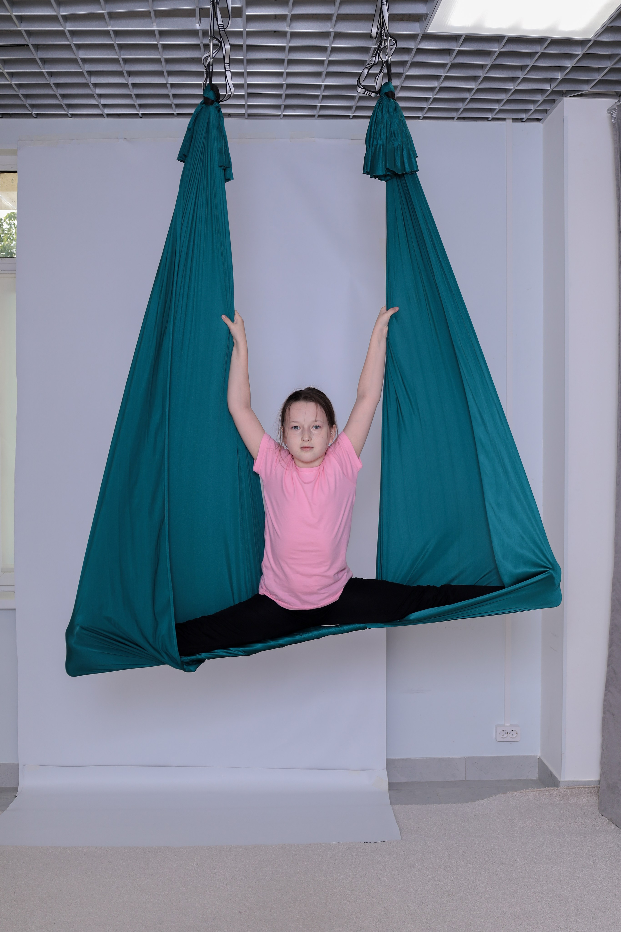 Детская аэройога. Фотограф Надршина Лилия