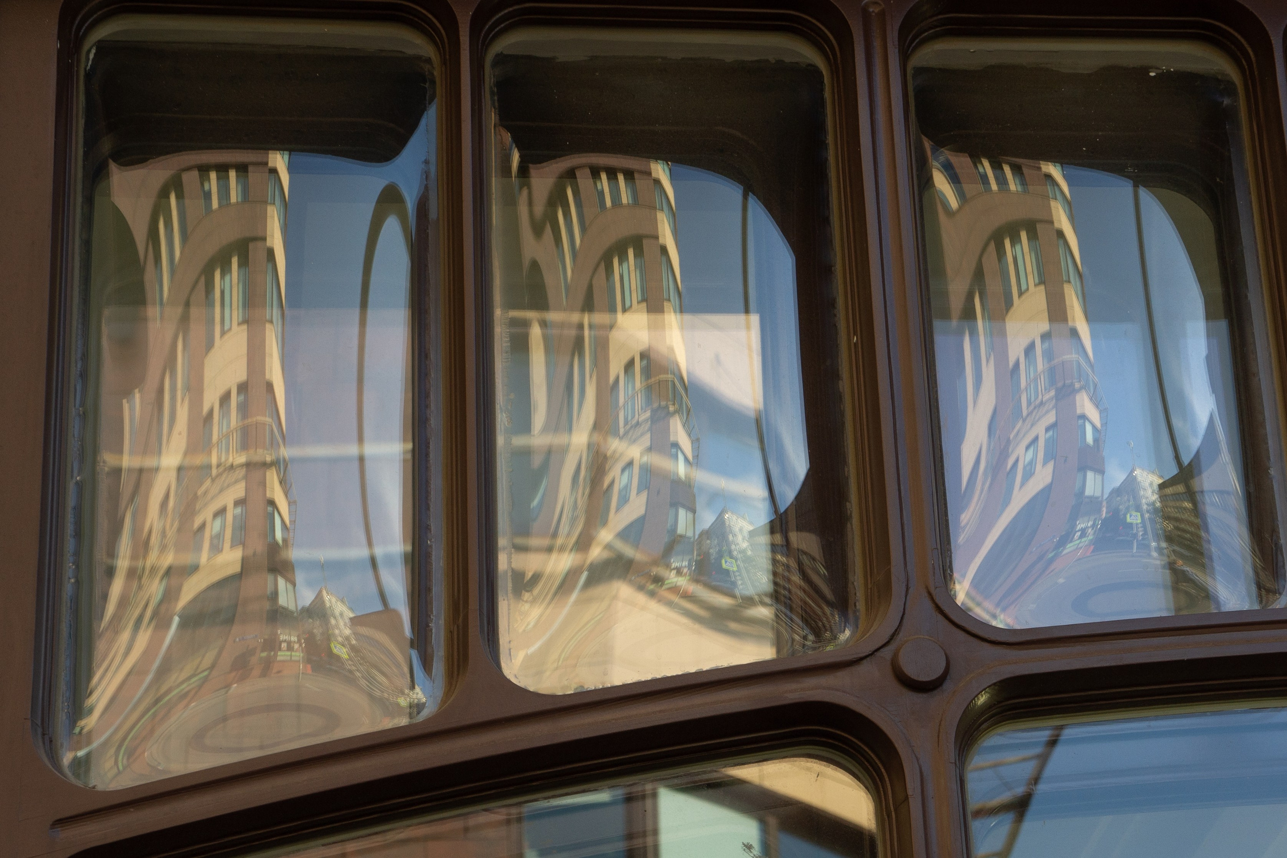 Riflessi. Fotografo Alina Imanbaeva Trieste e FVG