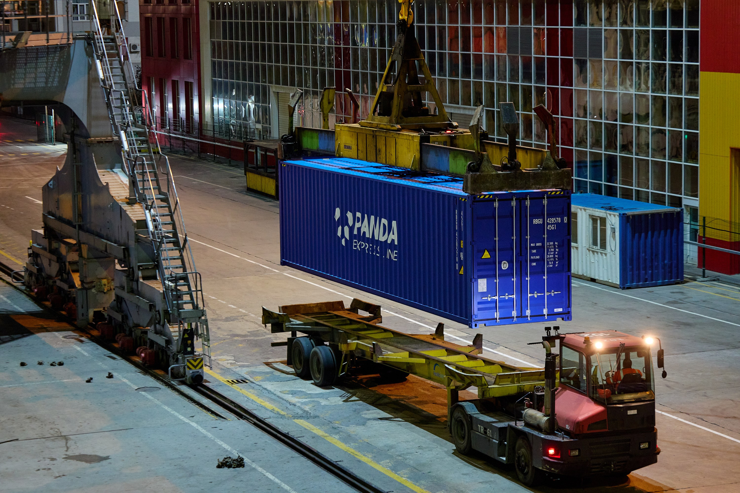 Фотограф репортаж Владивосток репортажная съёмка Приморский край фотосъёмка промышленность бизнес производство судно порт аэросъёмка