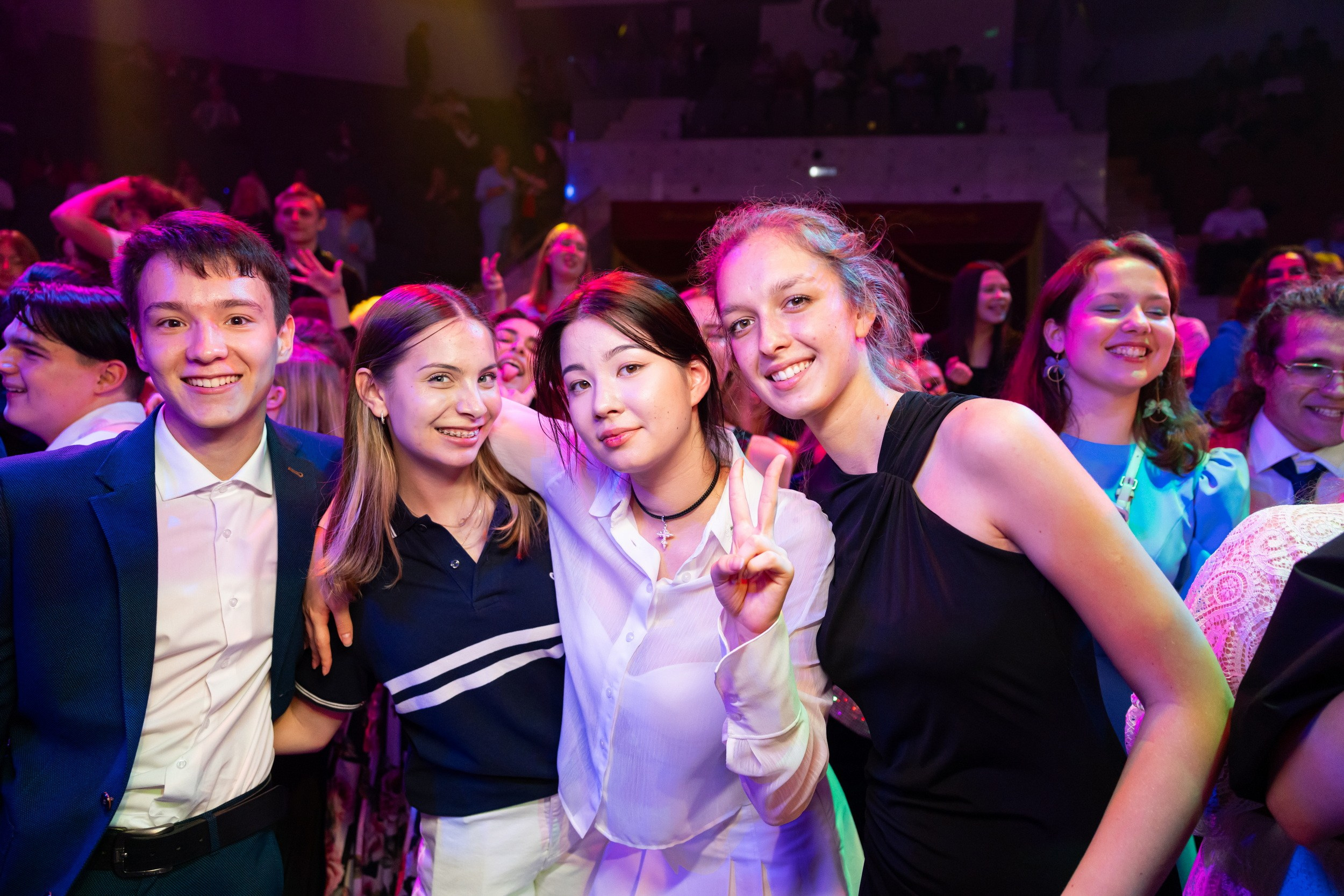 Городской бал выпускников (24 июня 2025). Репортажный фотограф Алексей Пирязев