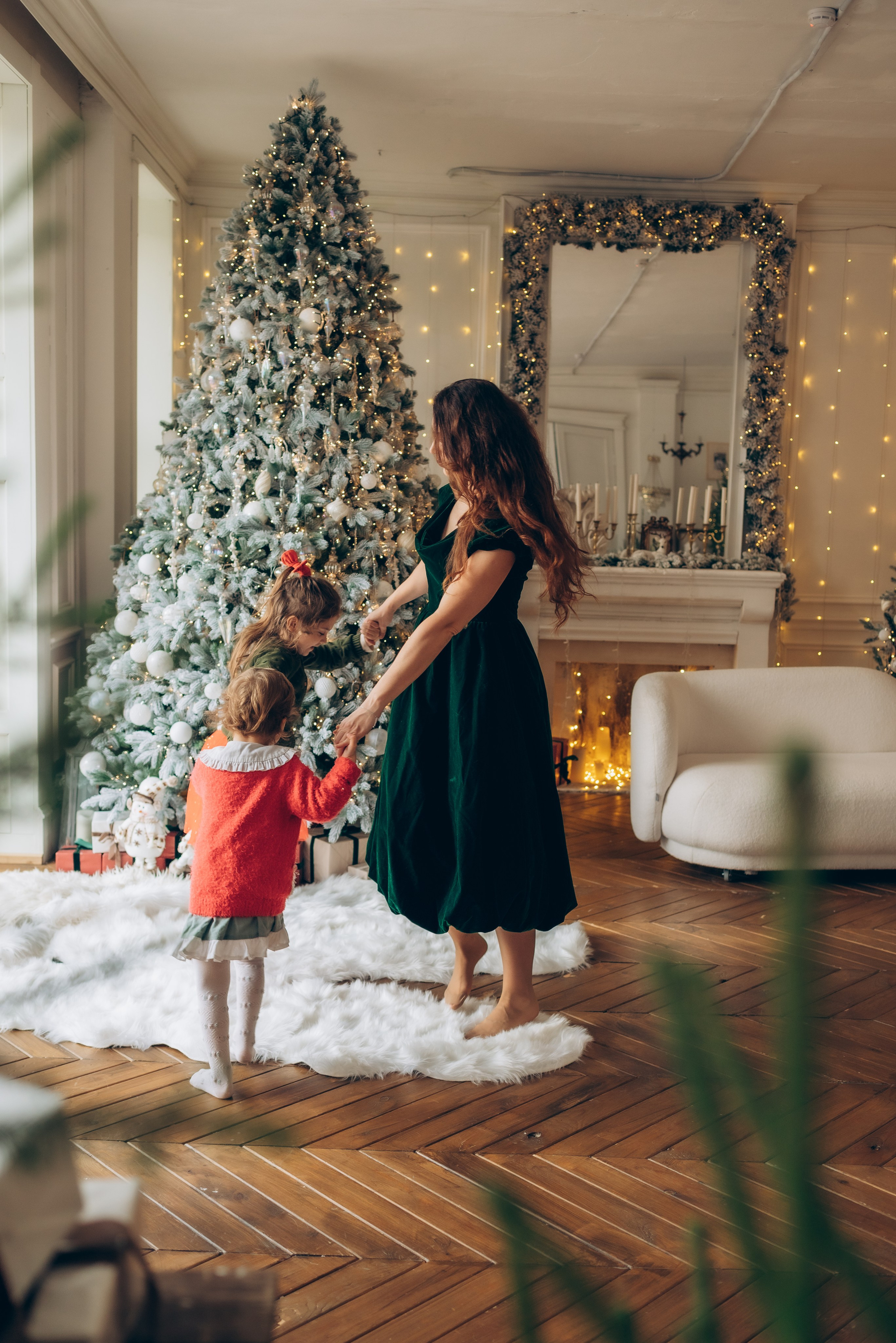 Новогодняя съемка Ксюша с дочками. Семейный фотограф в Тюмени Ксения Мязитова