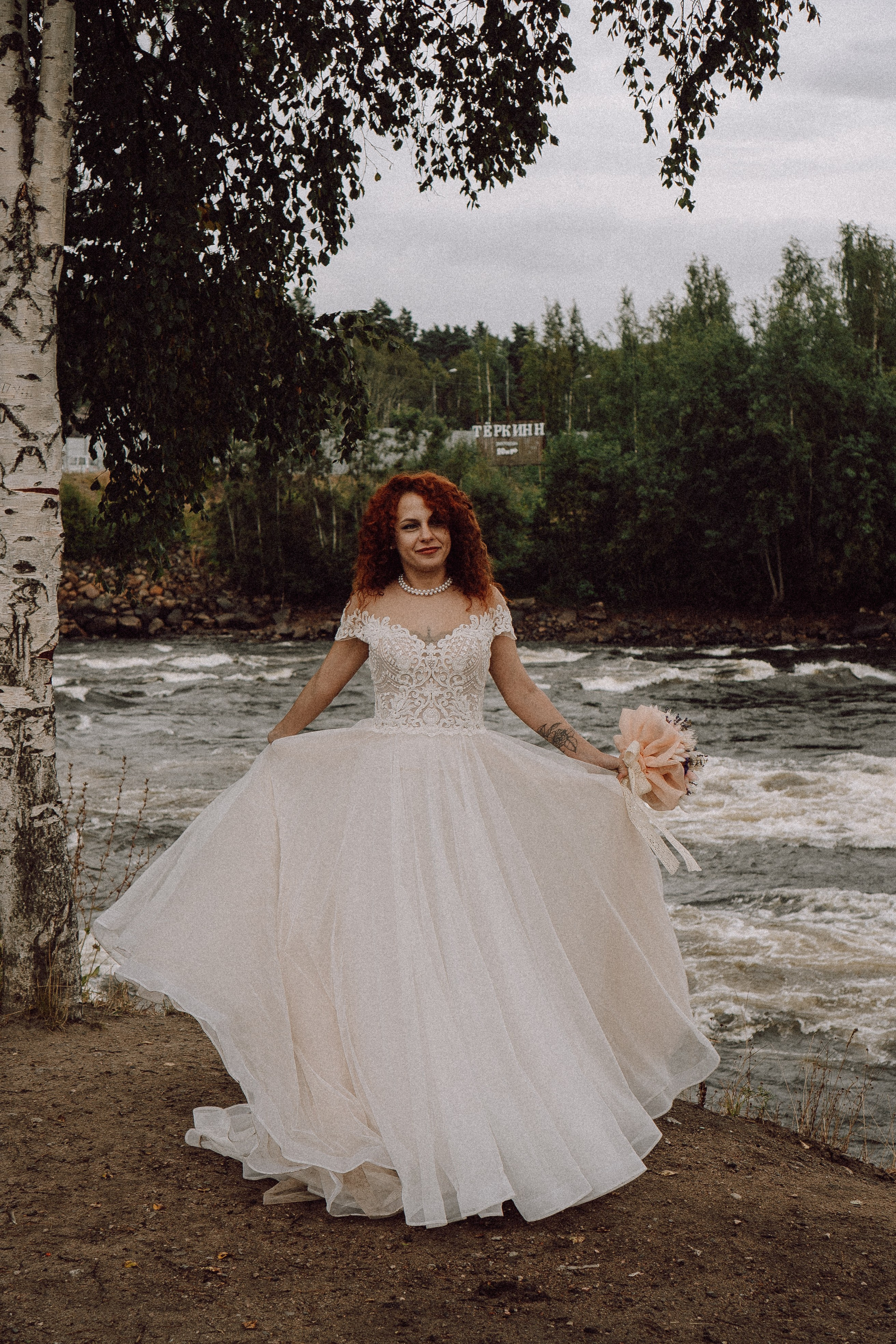 СВАДЕБНАЯ ФОТОСЕССИИЯ ПАРЫ В ГОРОДЕ ПРИОЗЕРСК В СОСНОВОМ ЛЕСУ И С ПИКАПОМ. Профессиональный фотограф, Санкт-Петербург — Виктория Богомолова