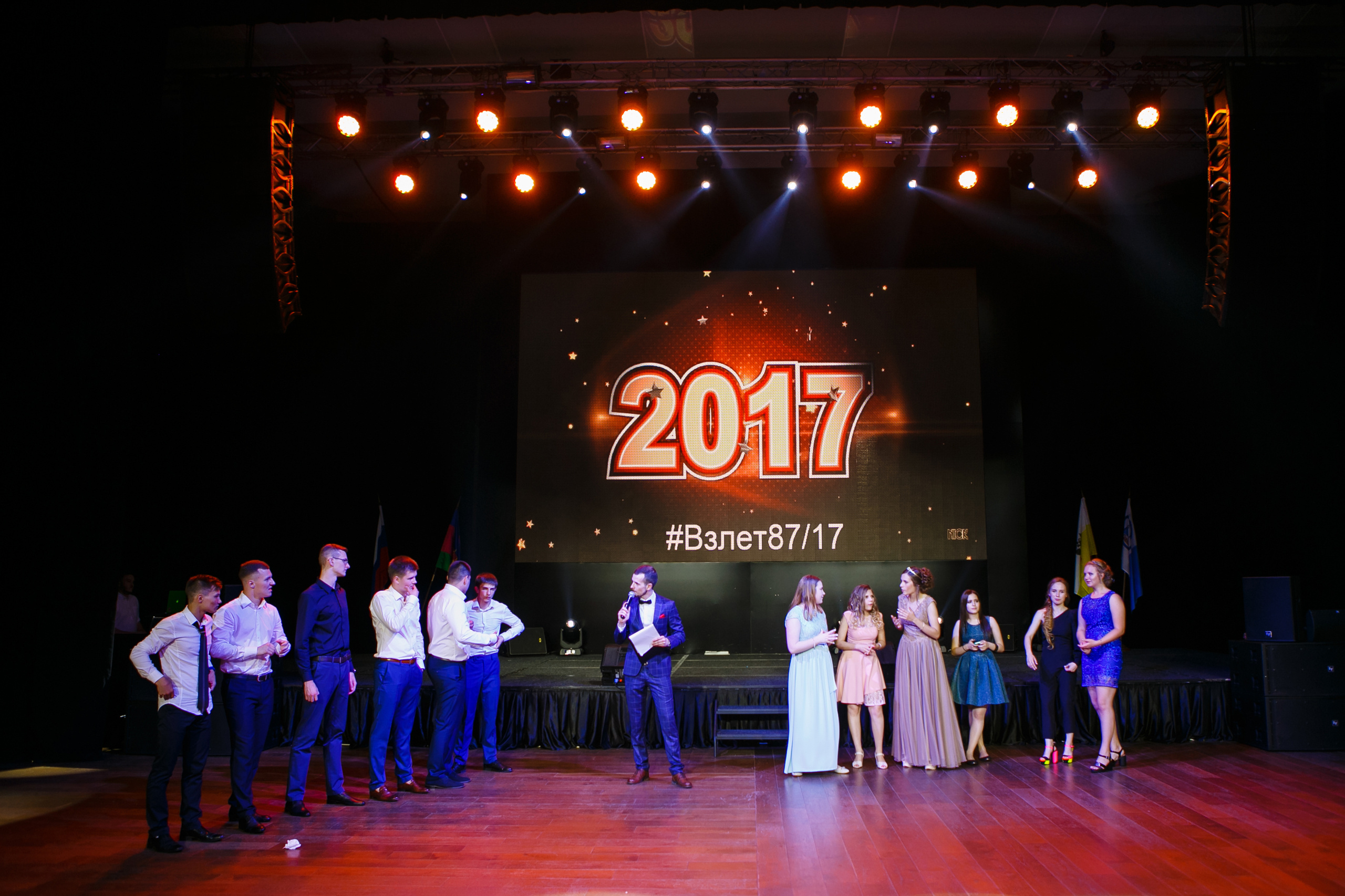 Выпускной. Школа 87. Галич Hall. Фотограф Андрей Баксов