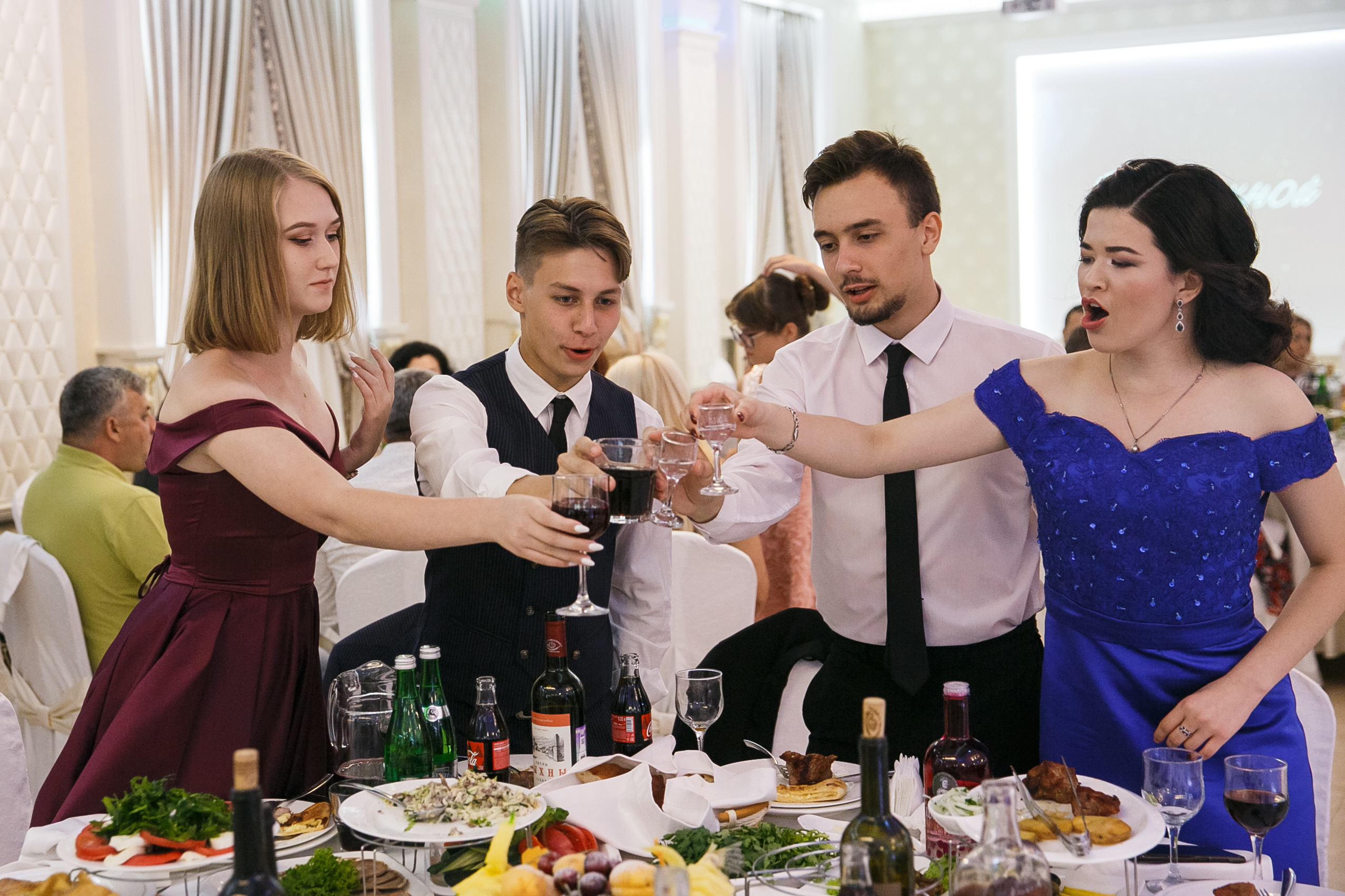 Выпускной. Гимназия 88. Ресторан Чехов. Фотограф Андрей Баксов