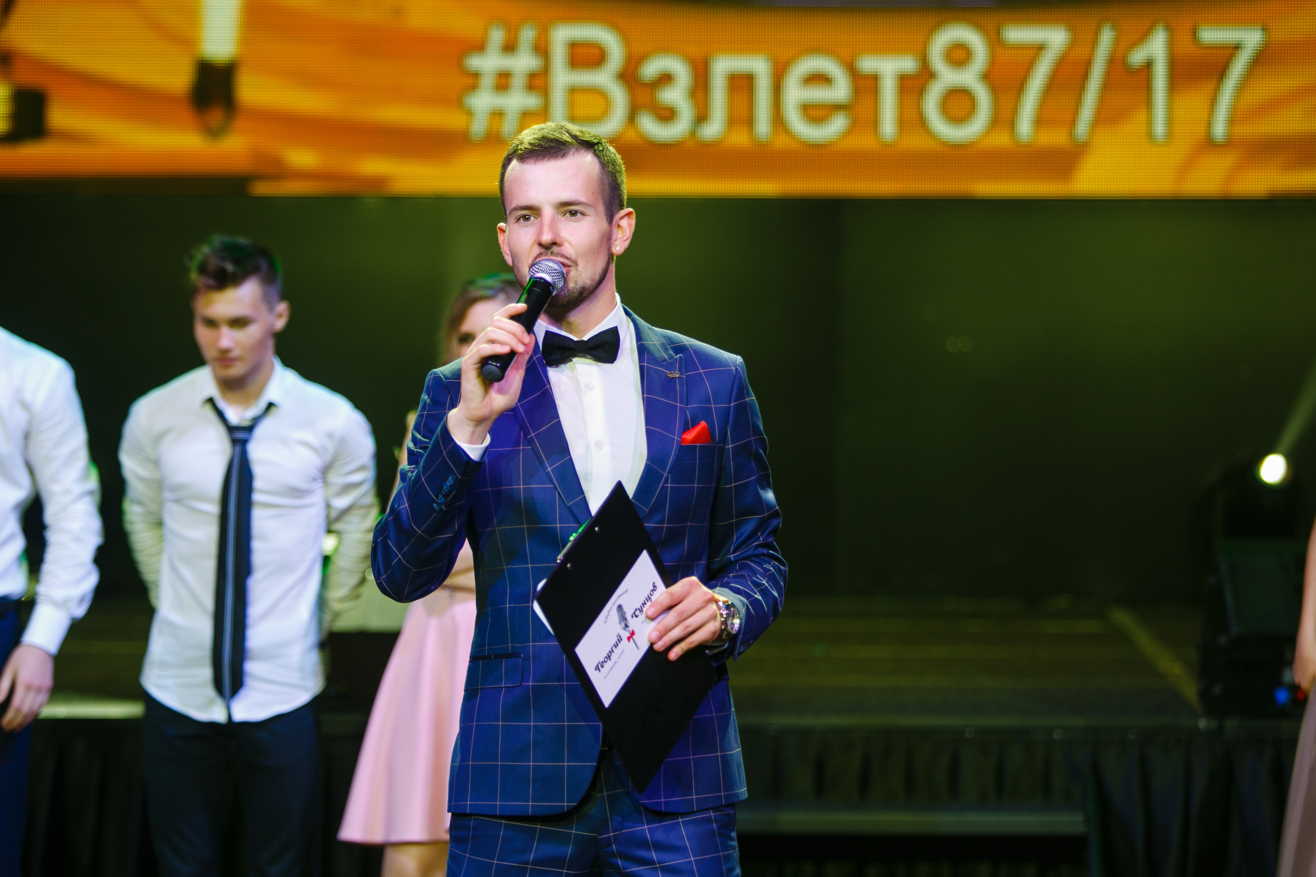 Выпускной. Школа 87. Галич Hall. Фотограф Андрей Баксов