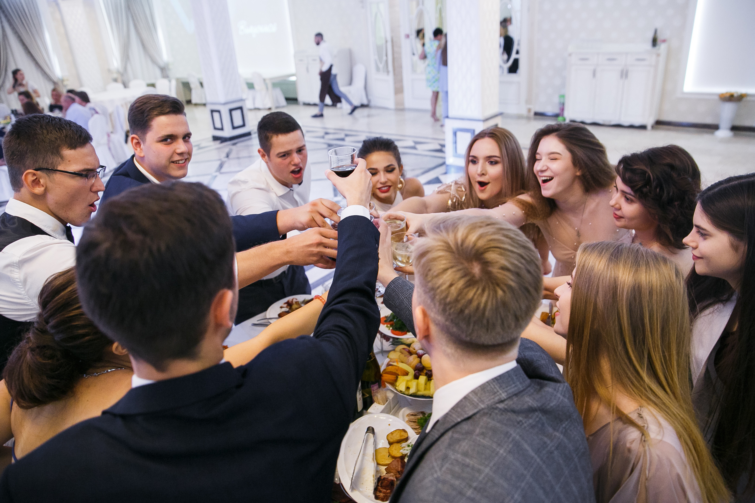Выпускной. Гимназия 88. Ресторан Чехов. Фотограф Андрей Баксов