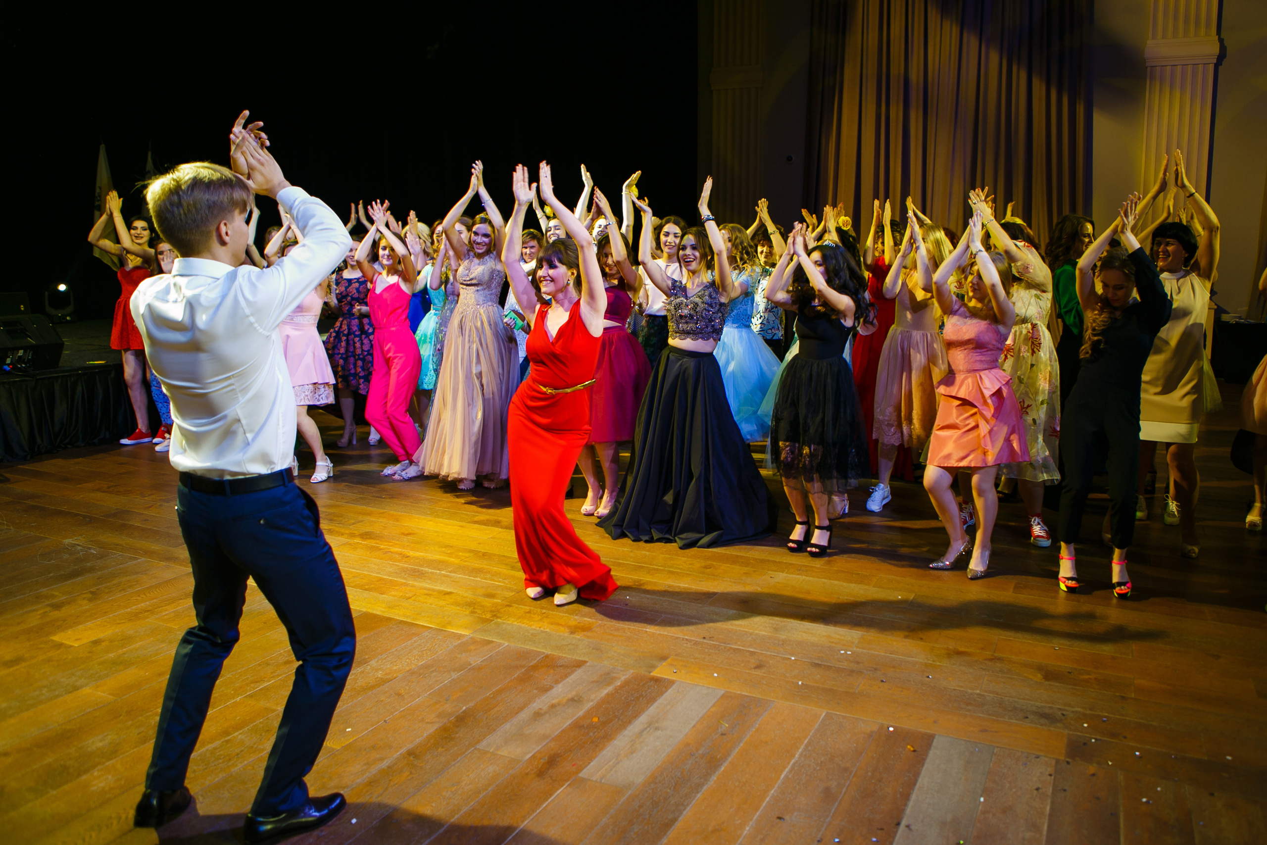 Выпускной. Школа 87. Галич Hall. Фотограф Андрей Баксов