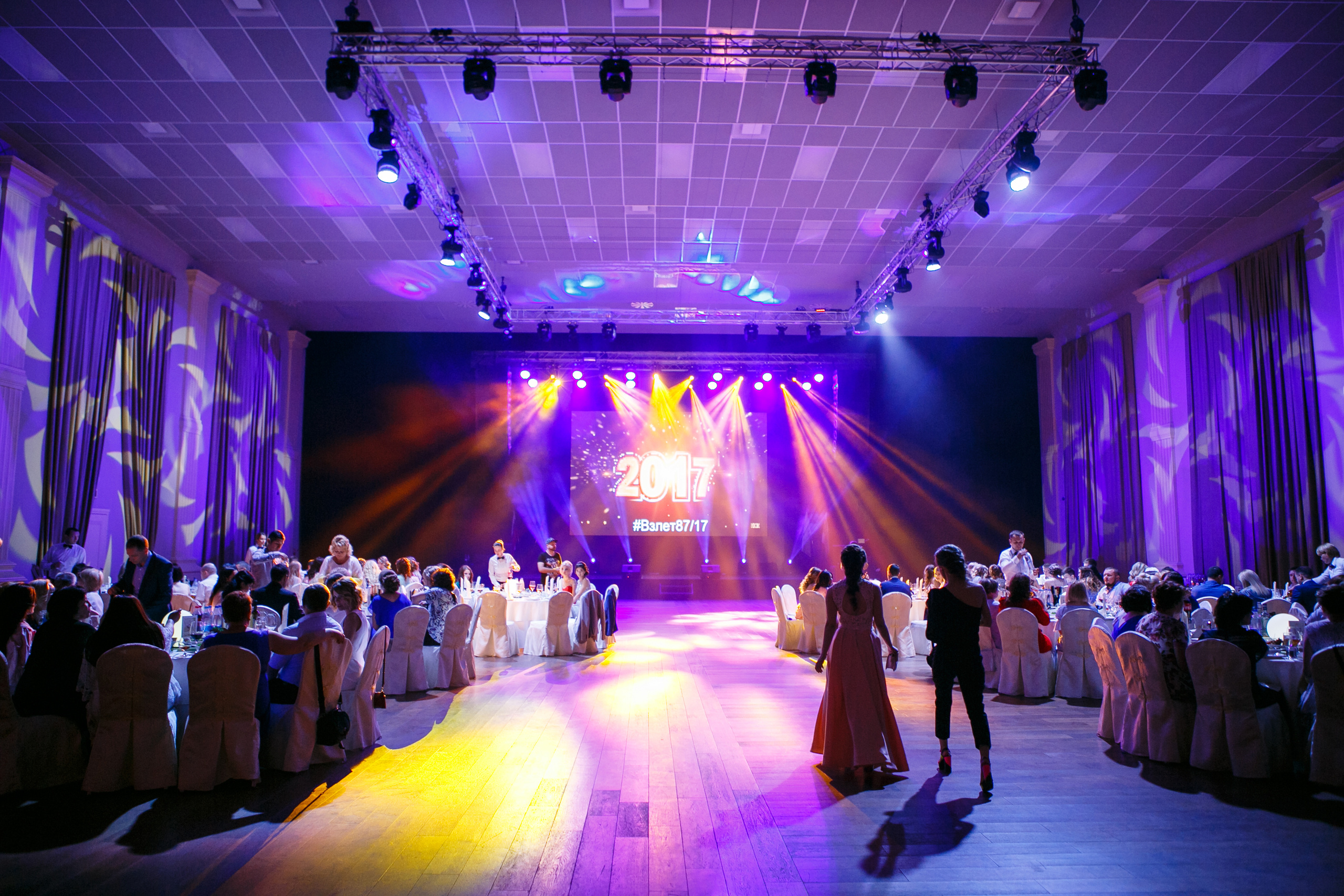 Выпускной. Школа 87. Галич Hall. Фотограф Андрей Баксов