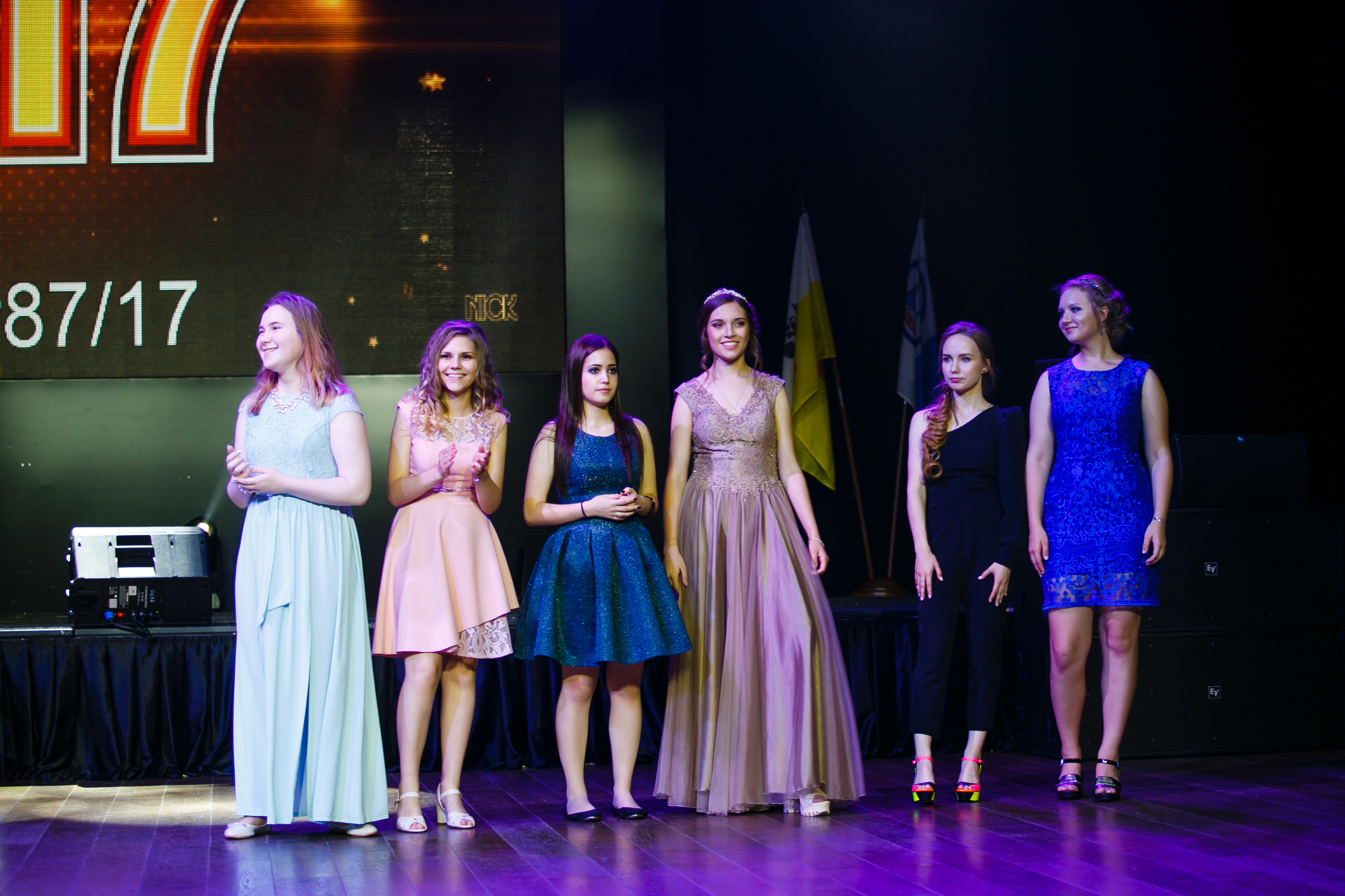 Выпускной. Школа 87. Галич Hall. Фотограф Андрей Баксов