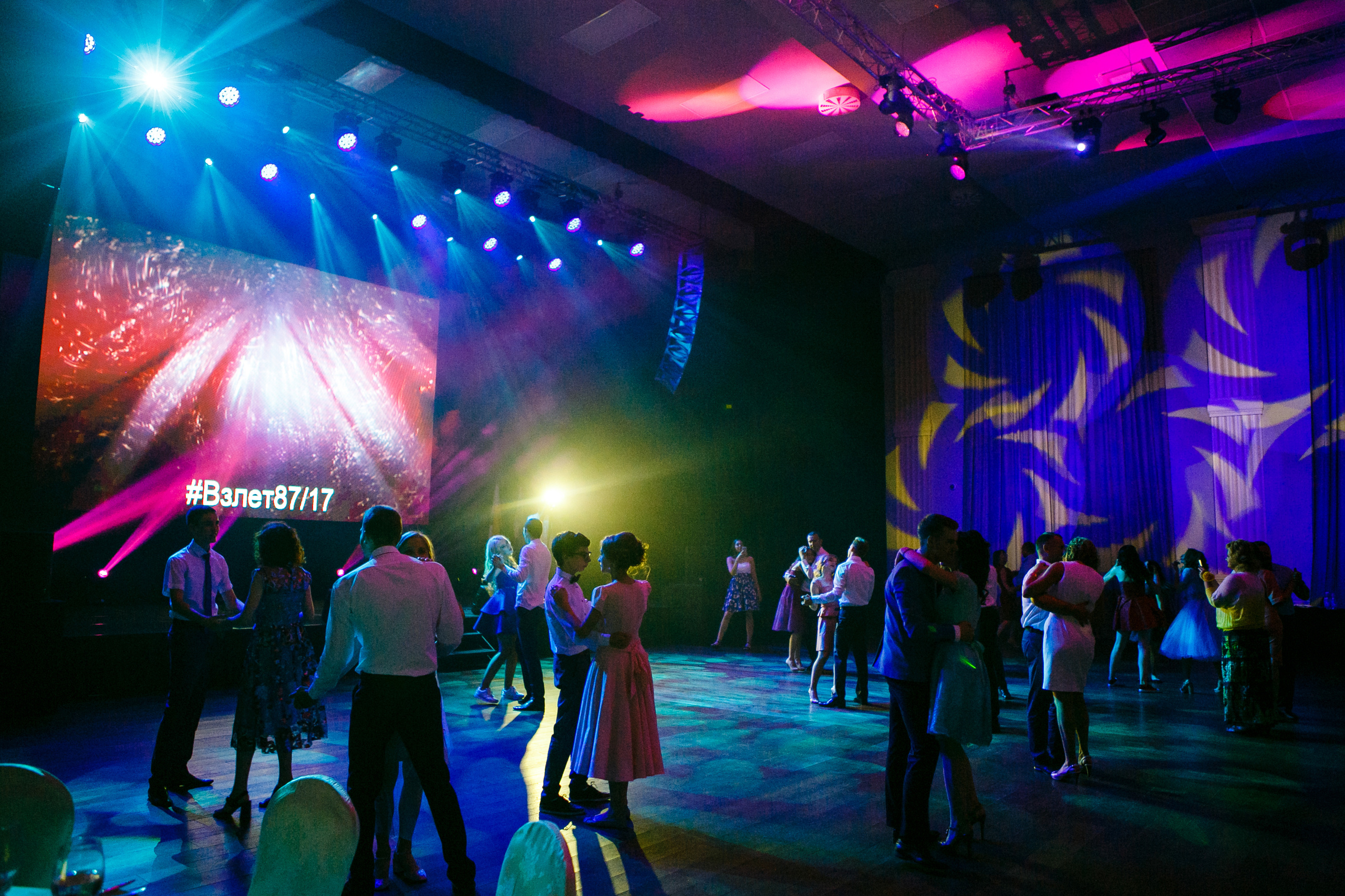 Выпускной. Школа 87. Галич Hall. Фотограф Андрей Баксов