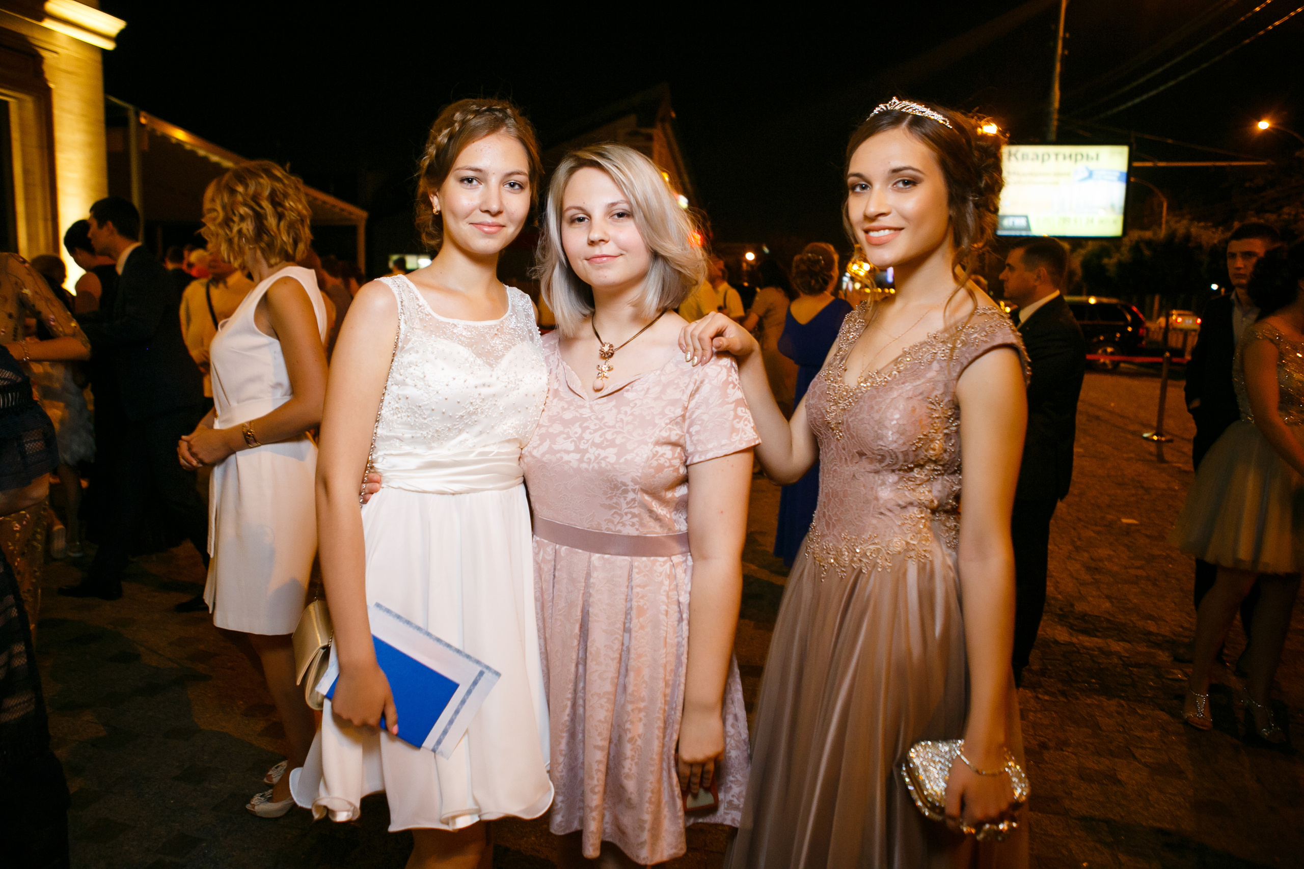 Выпускной. Школа 87. Галич Hall. Фотограф Андрей Баксов