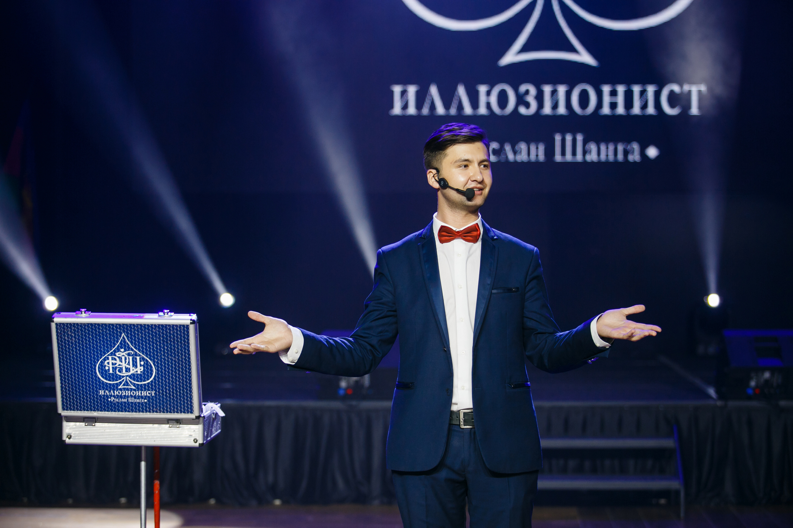 Выпускной. Школа 87. Галич Hall. Фотограф Андрей Баксов