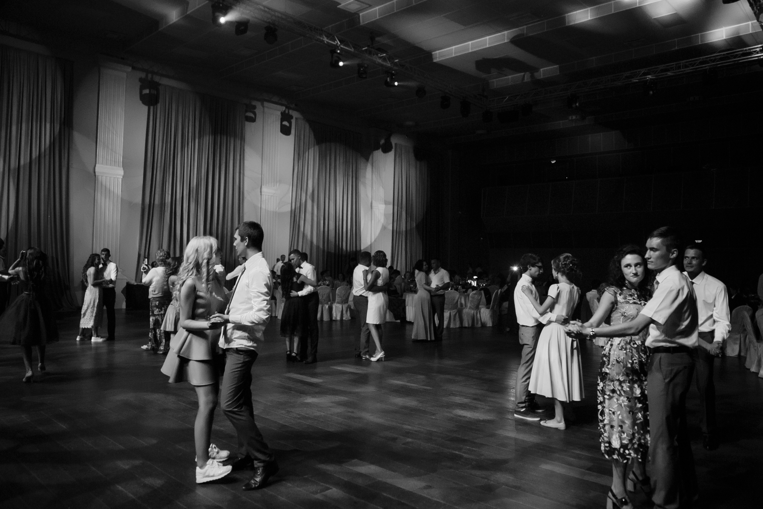 Выпускной. Школа 87. Галич Hall. Фотограф Андрей Баксов