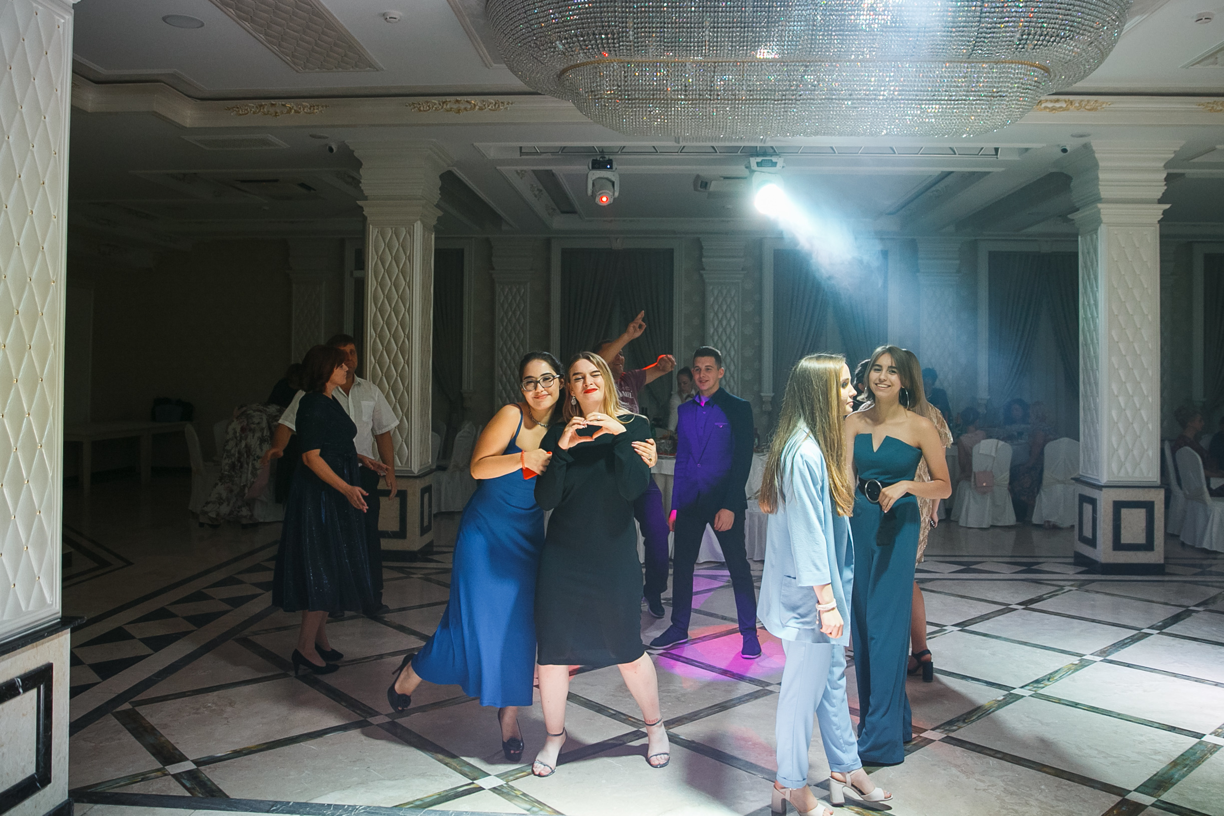 Выпускной. Гимназия 88. Ресторан Чехов. Фотограф Андрей Баксов
